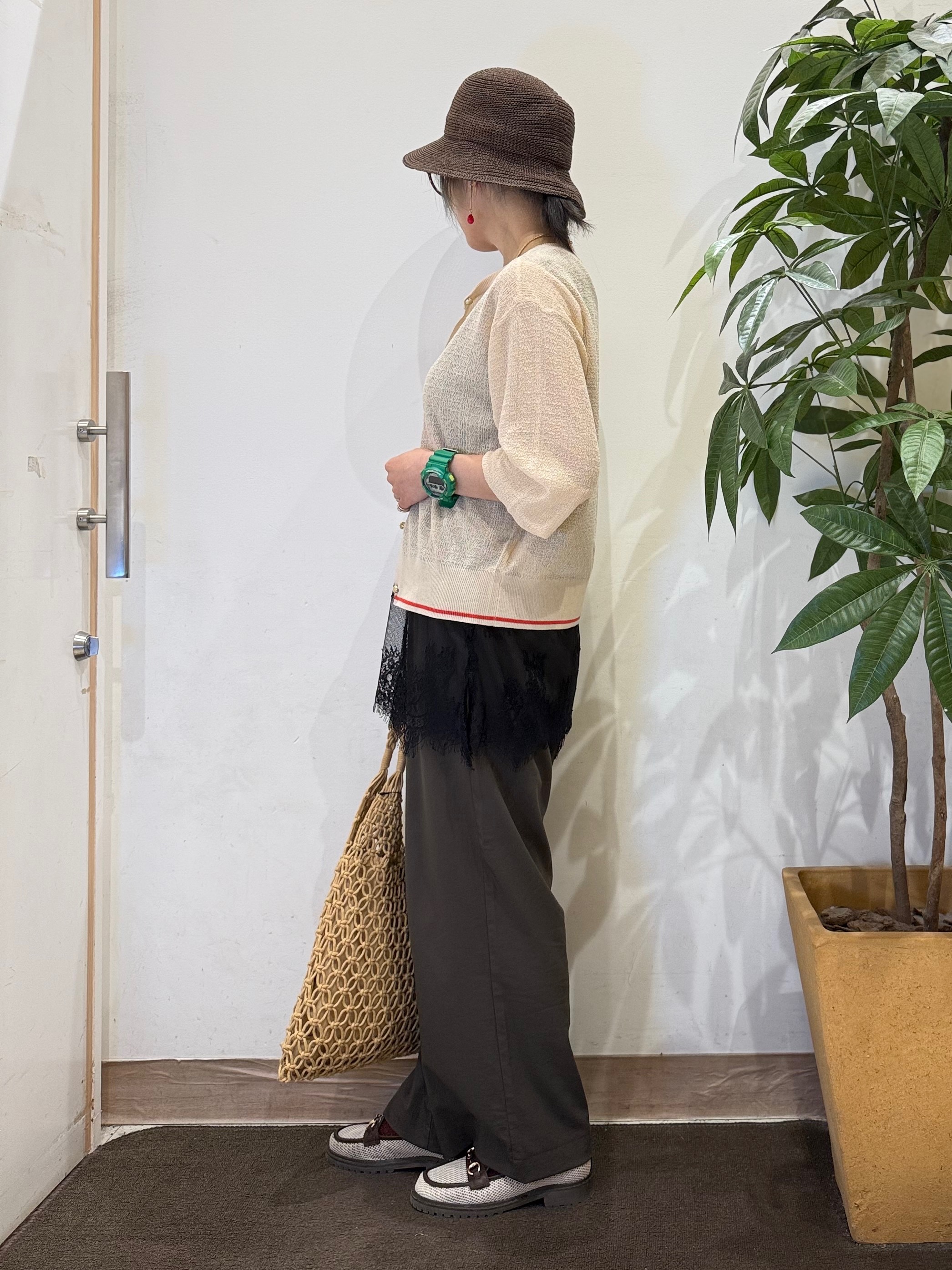 misakiさんの「SHOO･LA･RUE｜【S-LL/洗濯機可】さらっとタッチ ほんのりシアーカーディガン」を使ったコーディネート