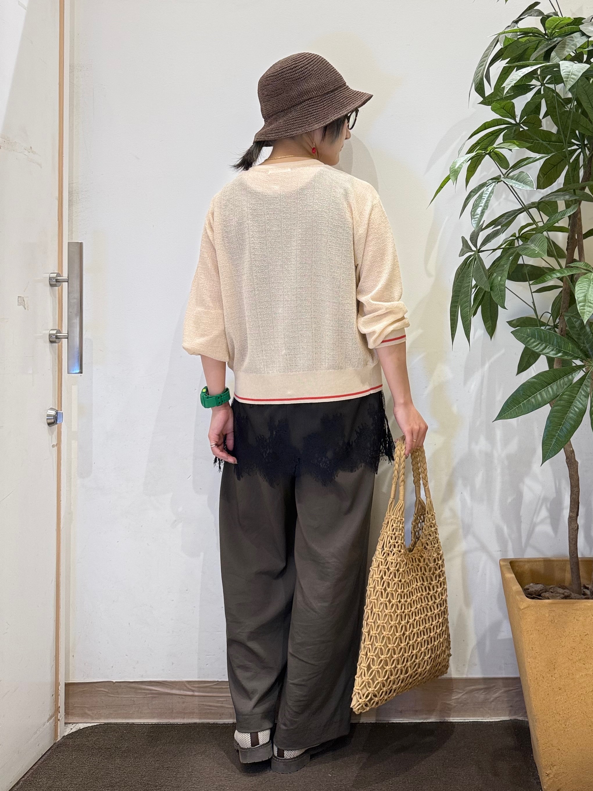 misakiさんの「SHOO･LA･RUE｜【S-LL/洗濯機可】さらっとタッチ ほんのりシアーカーディガン」を使ったコーディネート