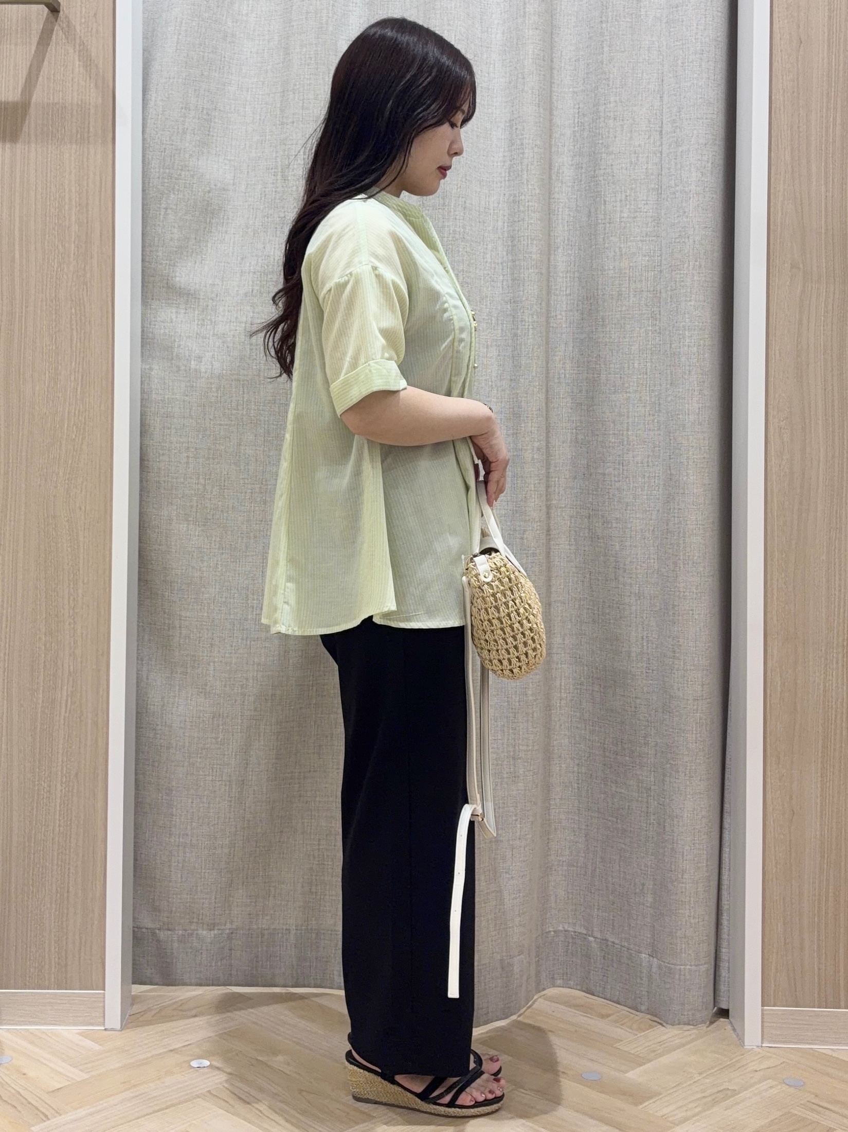 minamiさんの「grove｜【洗濯機OK・ひんやり】さらっと軽やか、夏のフレアシャツ」を使ったコーディネート