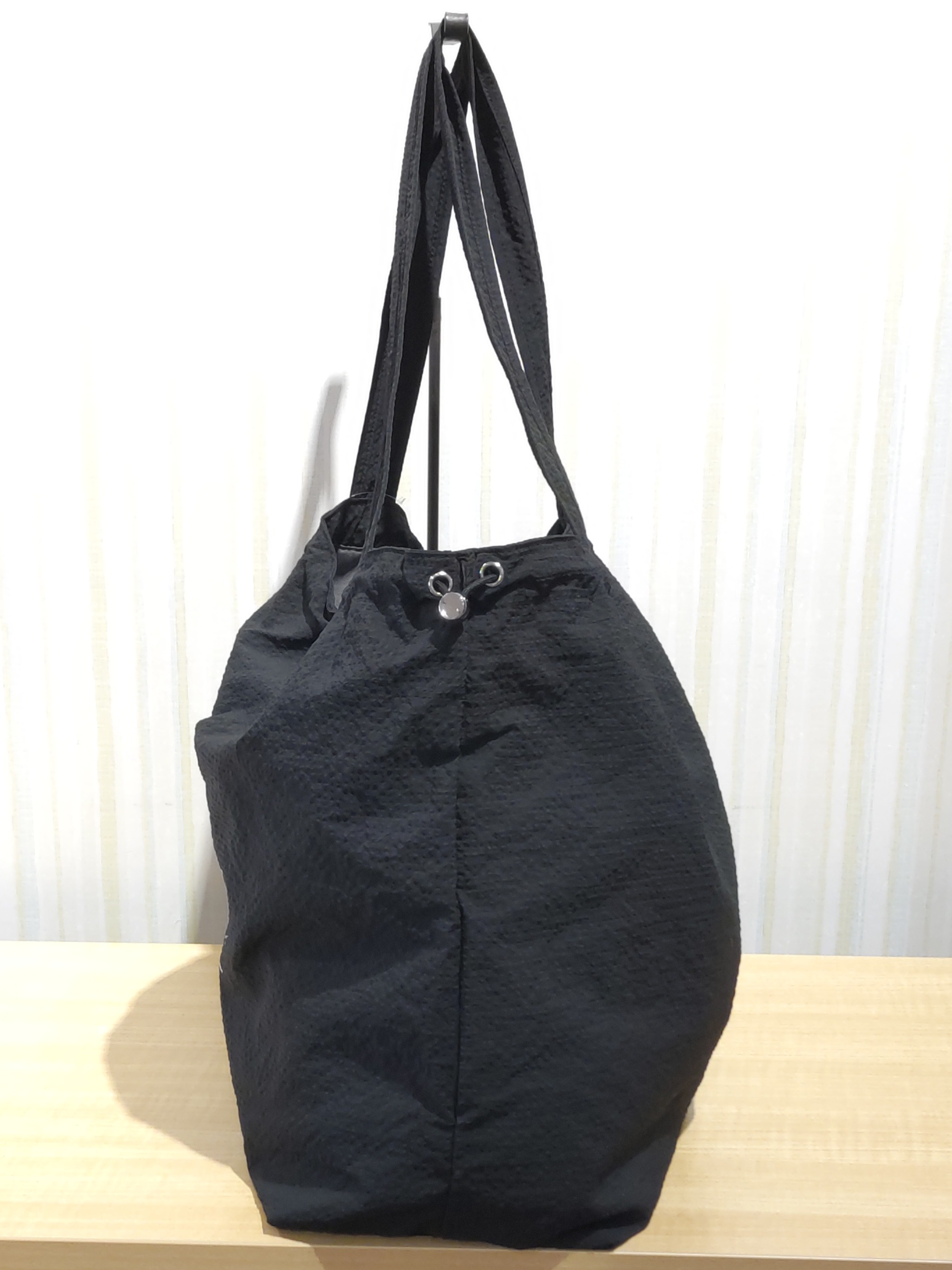shimaさんの「SHOO･LA･RUE｜ロゴプリントトートバッグ」を使ったコーディネート