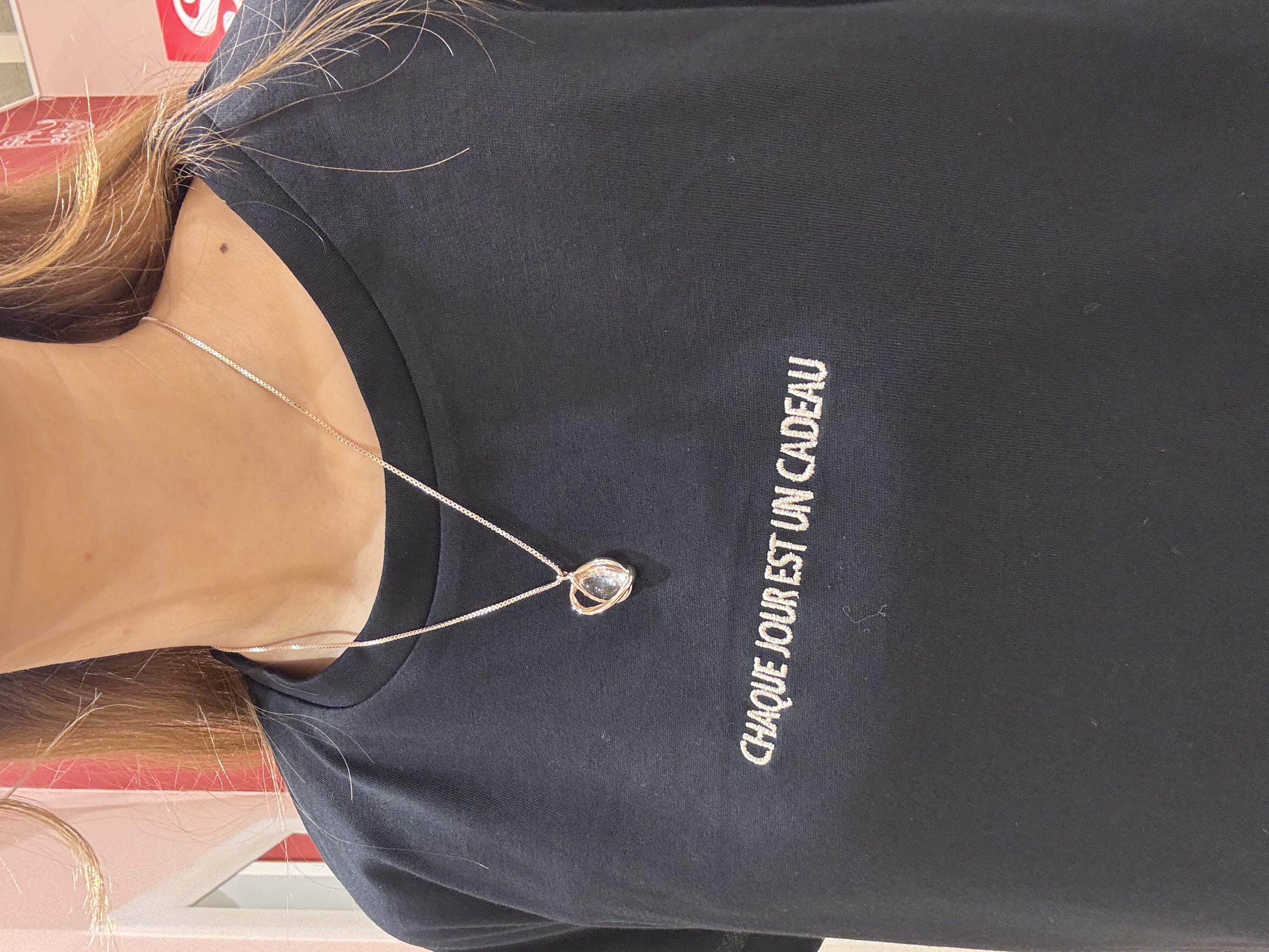 shioさんの「SHOO･LA･RUE｜【汗じみ防止/ひんやり/S-LL】インせず着られる 刺繍ロゴTシャツ」を使ったコーディネート
