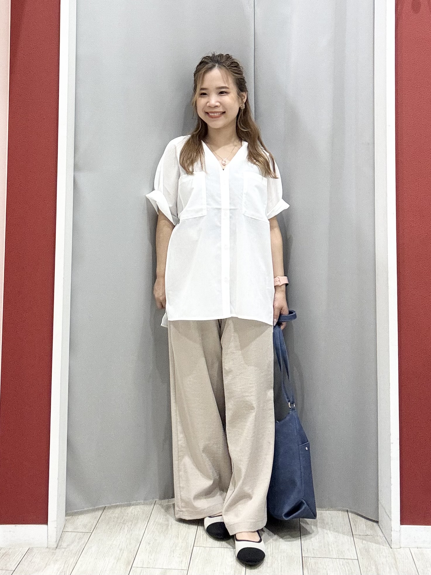shioさんの「SHOO･LA･RUE｜【さらり快適/洗濯機可/S-LL】風が通り抜ける 半袖バンドカラーシアーシャツ」を使ったコーディネート