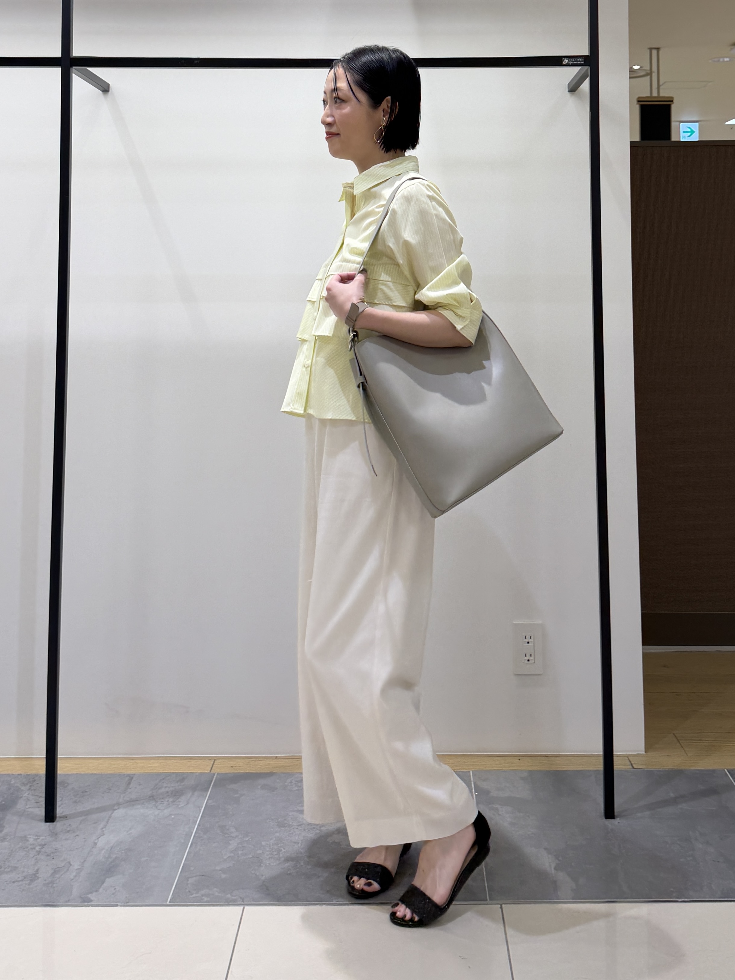 shihoさんの「INDIVI｜【UVケア／吸汗速乾／着映え】ティアードストライプシャツ」を使ったコーディネート