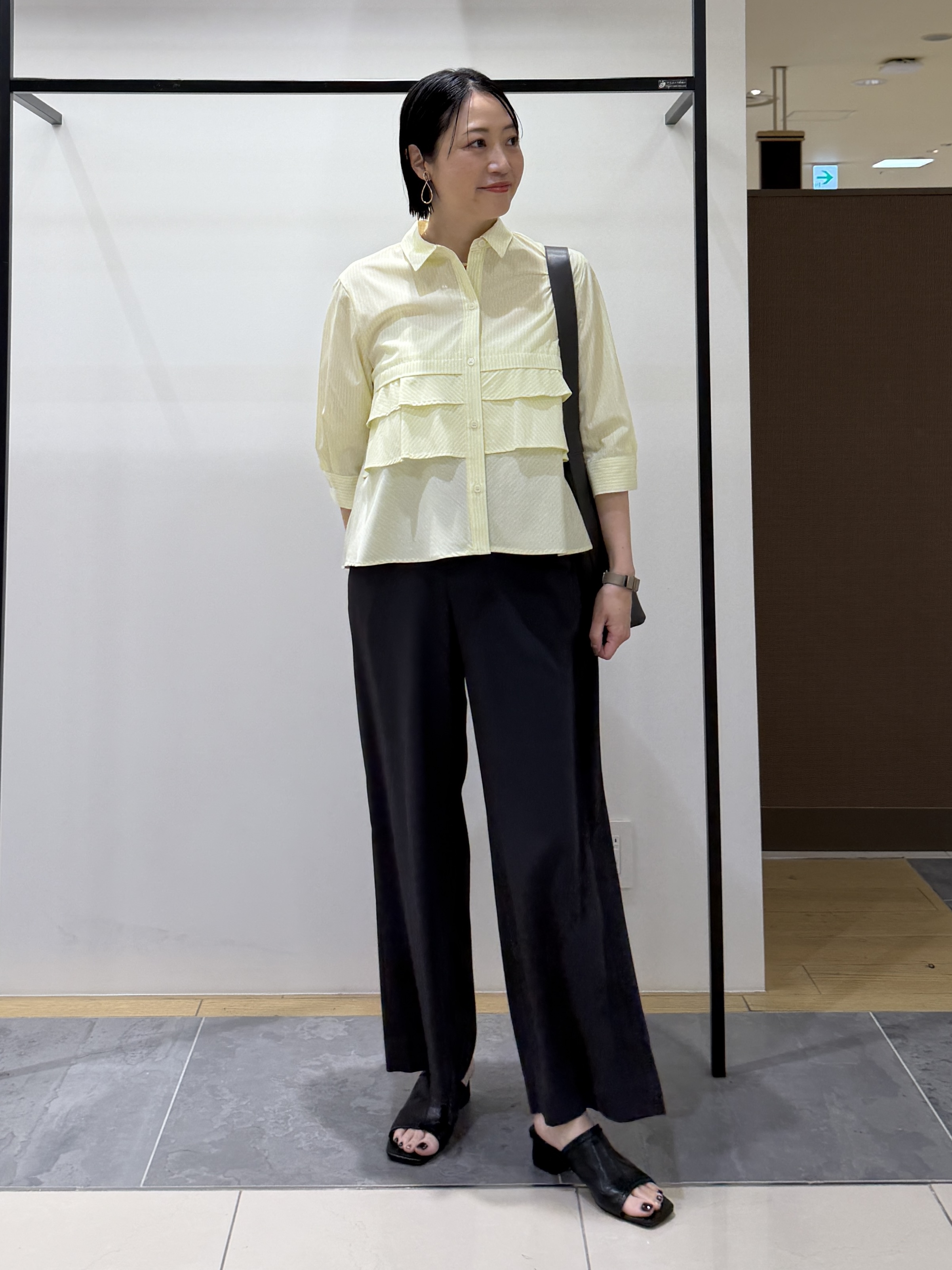 shihoさんの「INDIVI｜【UVケア／吸汗速乾／着映え】ティアードストライプシャツ」を使ったコーディネート