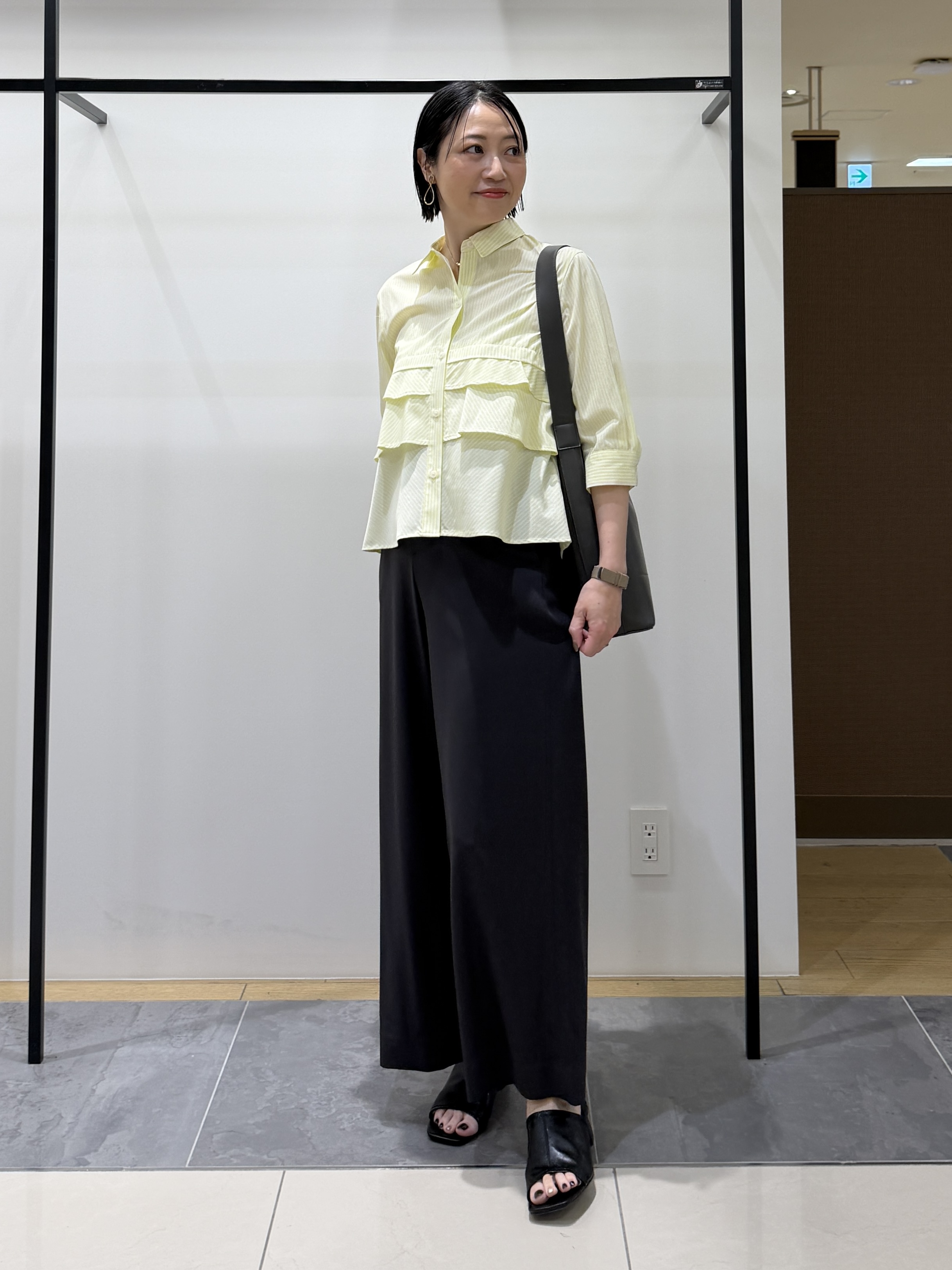shihoさんの「INDIVI｜【UVケア／吸汗速乾／着映え】ティアードストライプシャツ」を使ったコーディネート