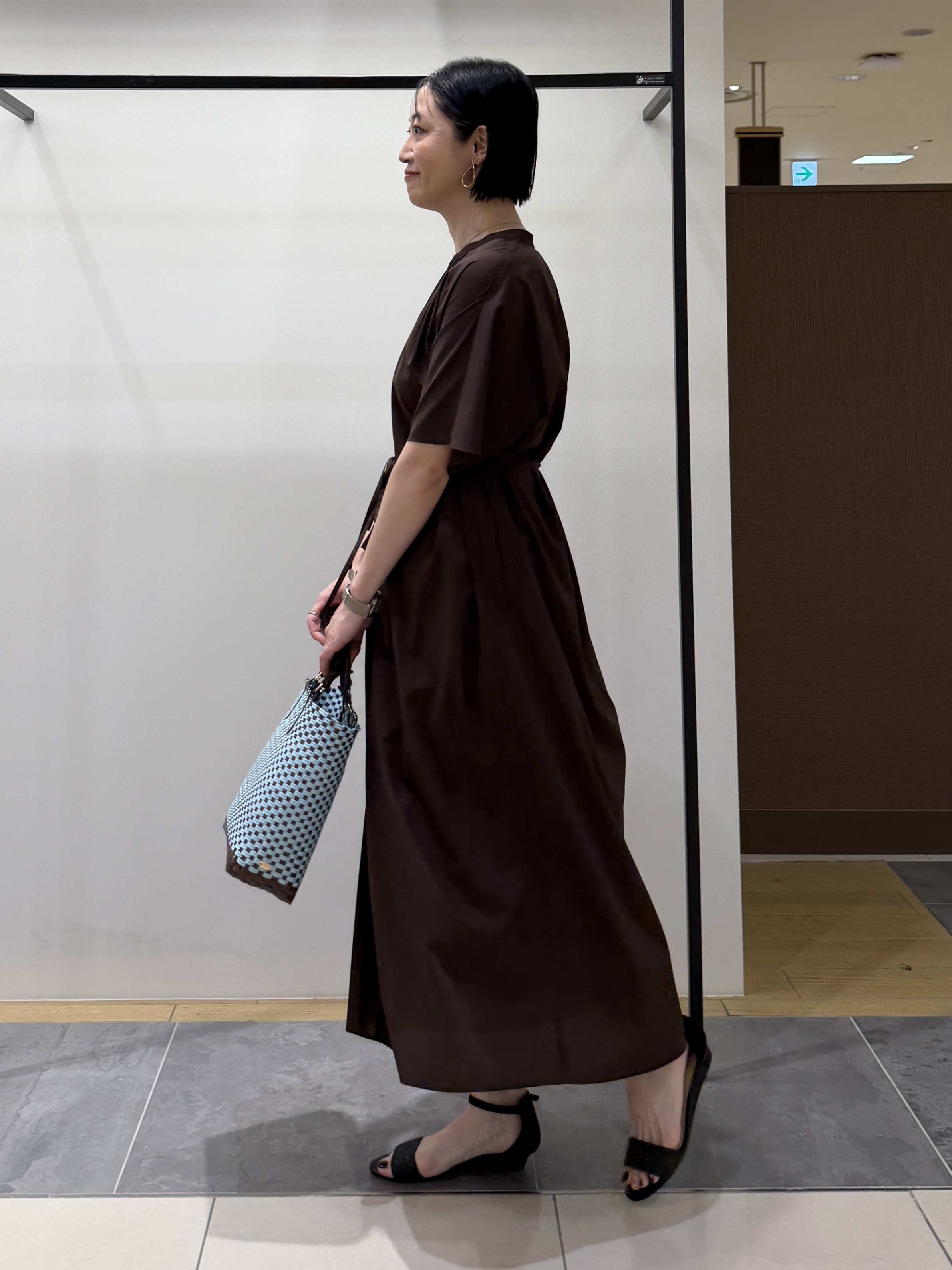shihoさんの「INDIVI｜【撥水／UVカット】ベルト付きワンピース」を使ったコーディネート