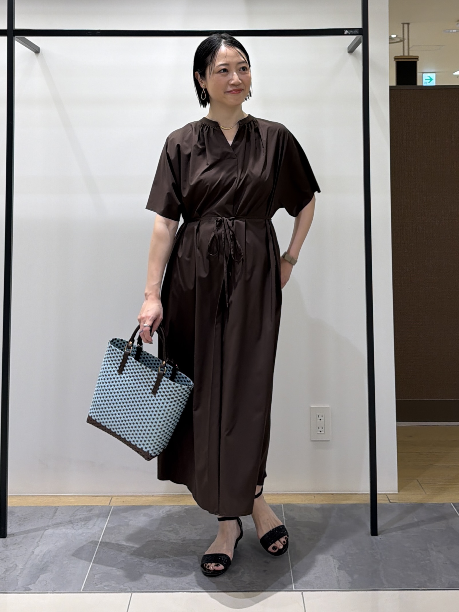 shihoさんの「INDIVI｜【撥水／UVカット】ベルト付きワンピース」を使ったコーディネート
