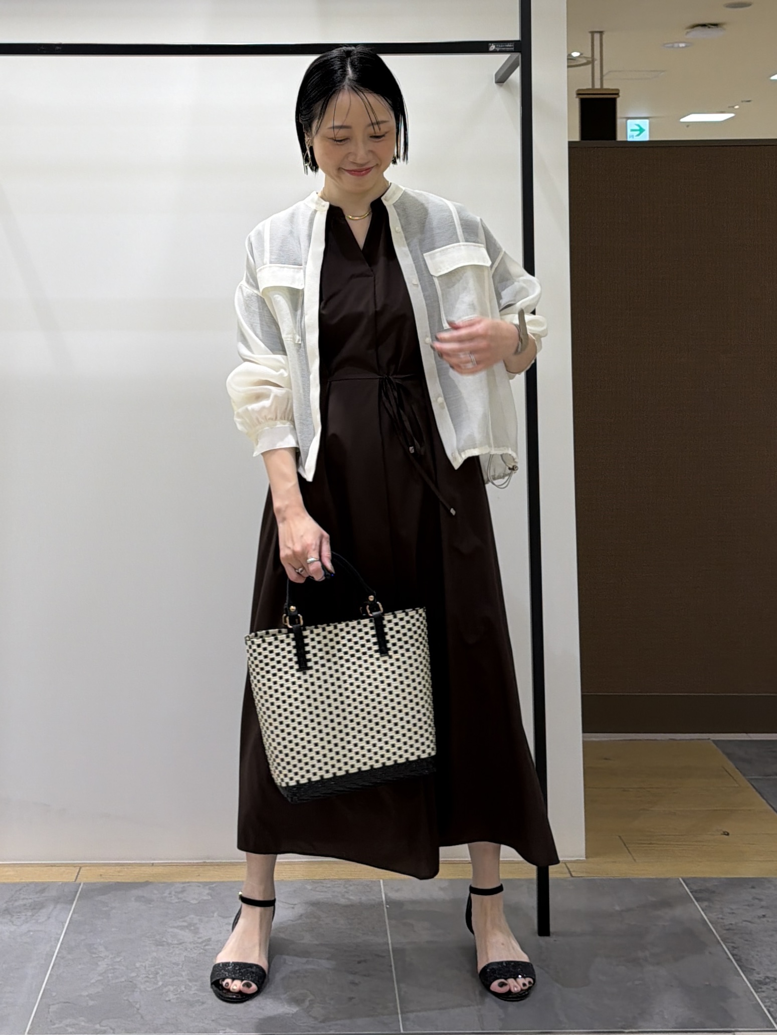 shihoさんの「INDIVI｜【撥水／UVカット】ベルト付きワンピース」を使ったコーディネート