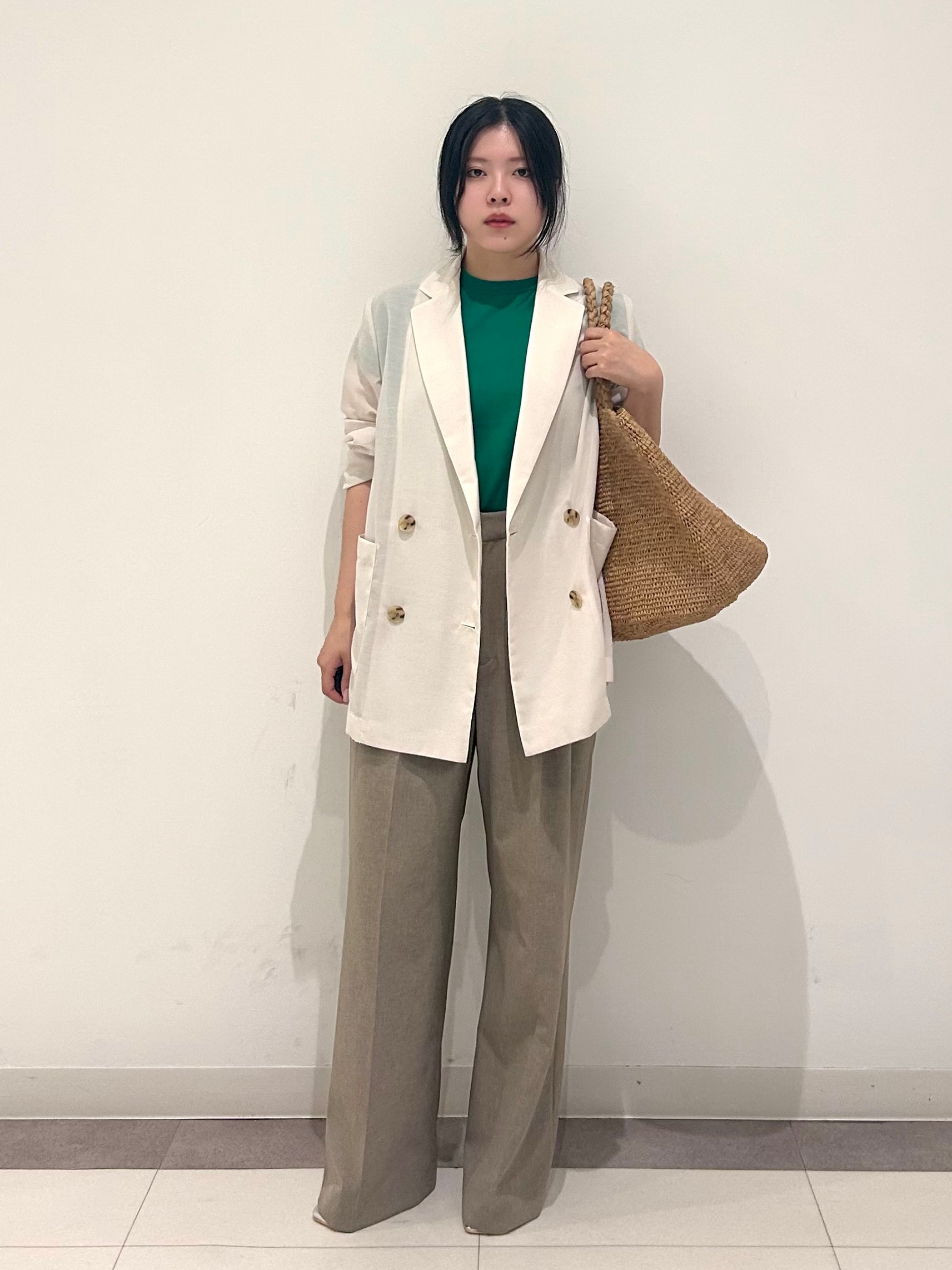 とりみさんの「DRESSTERIOR｜【ウォッシャブル】コットンシルクフレンチスリーブニット」を使ったコーディネート