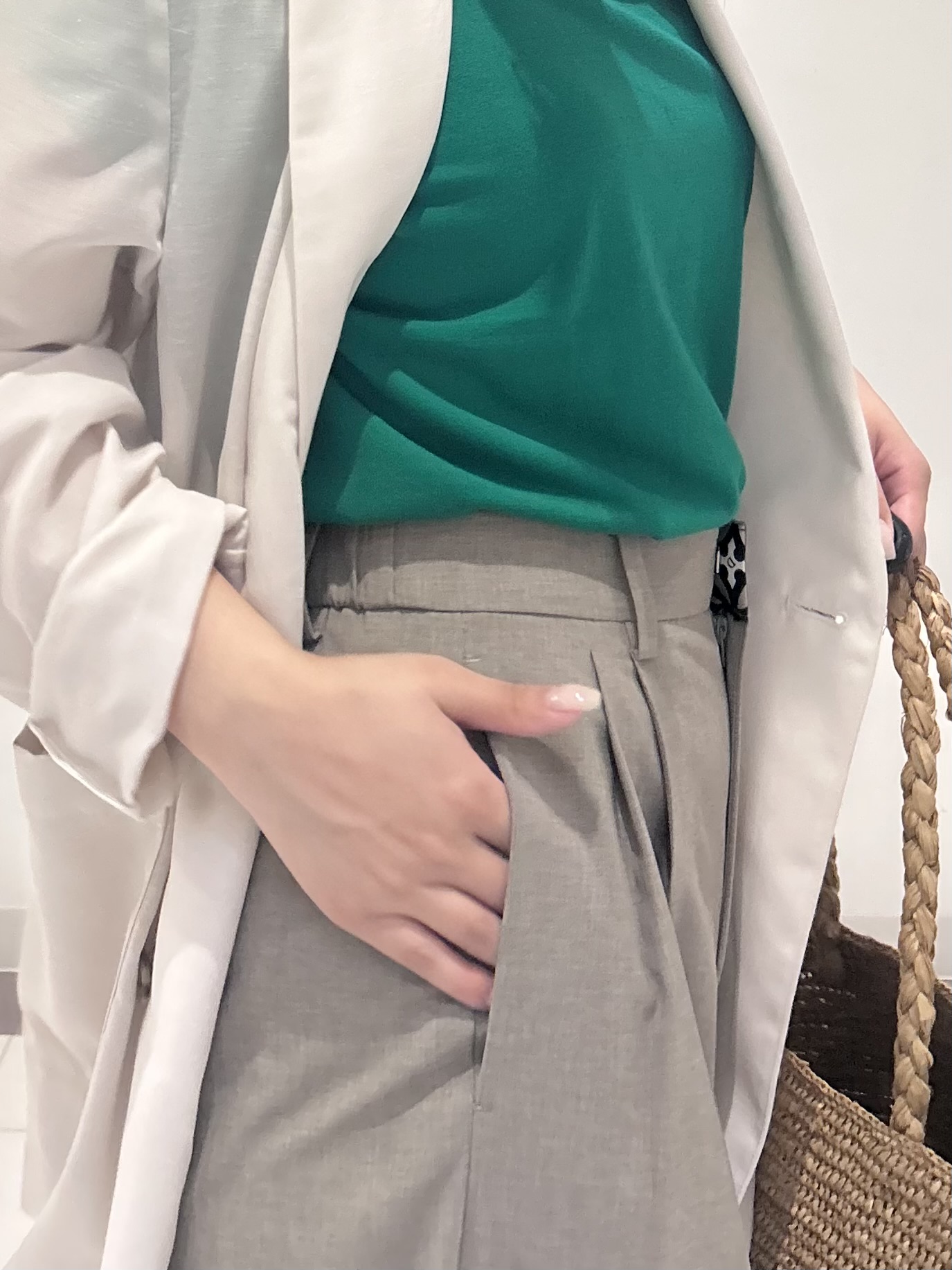 とりみさんの「DRESSTERIOR｜【ウォッシャブル】コットンシルクフレンチスリーブニット」を使ったコーディネート
