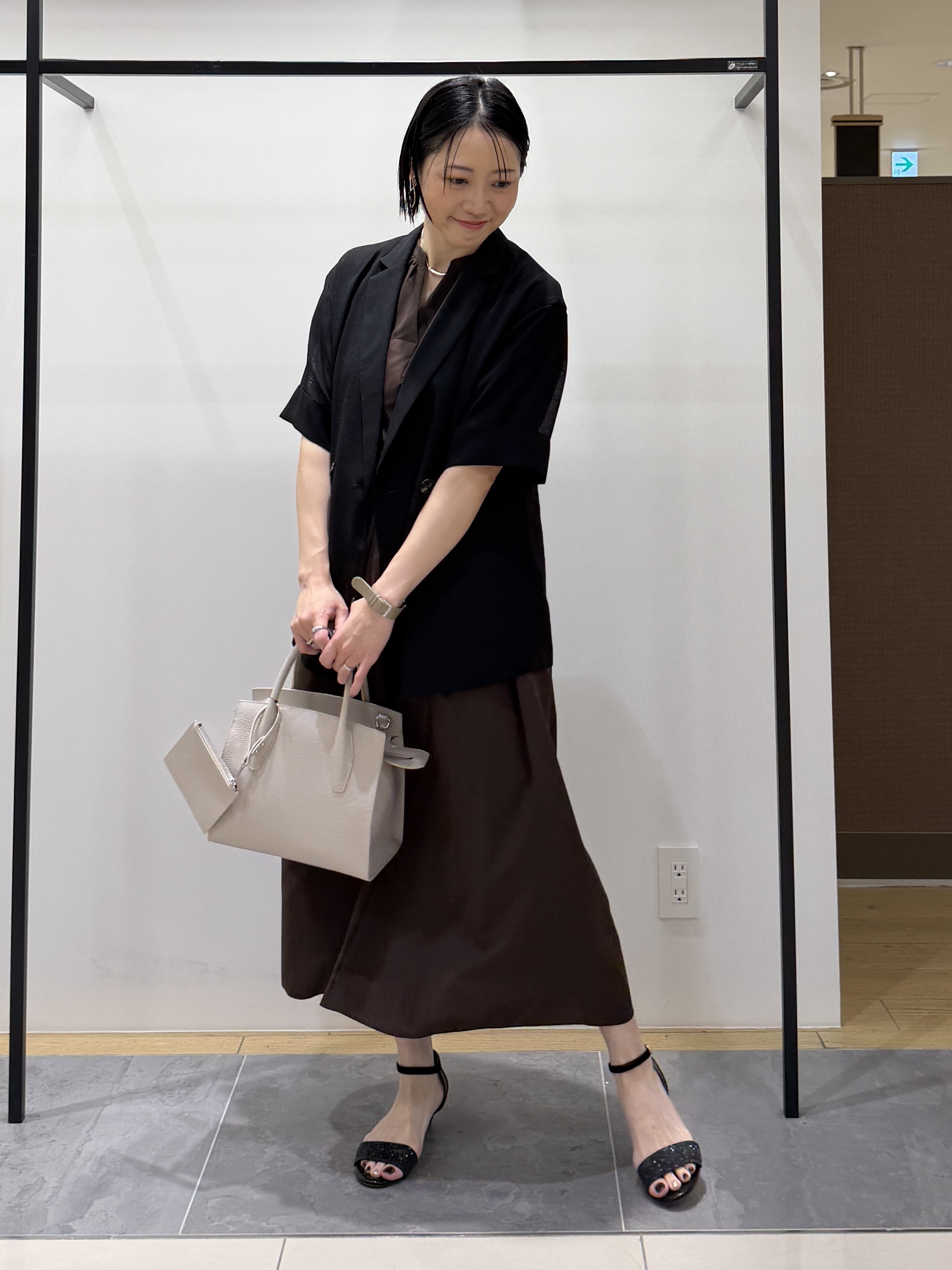 shihoさんの「INDIVI｜【洗える／メッシュ素材／SETUP可能】半袖シアージャケット」を使ったコーディネート