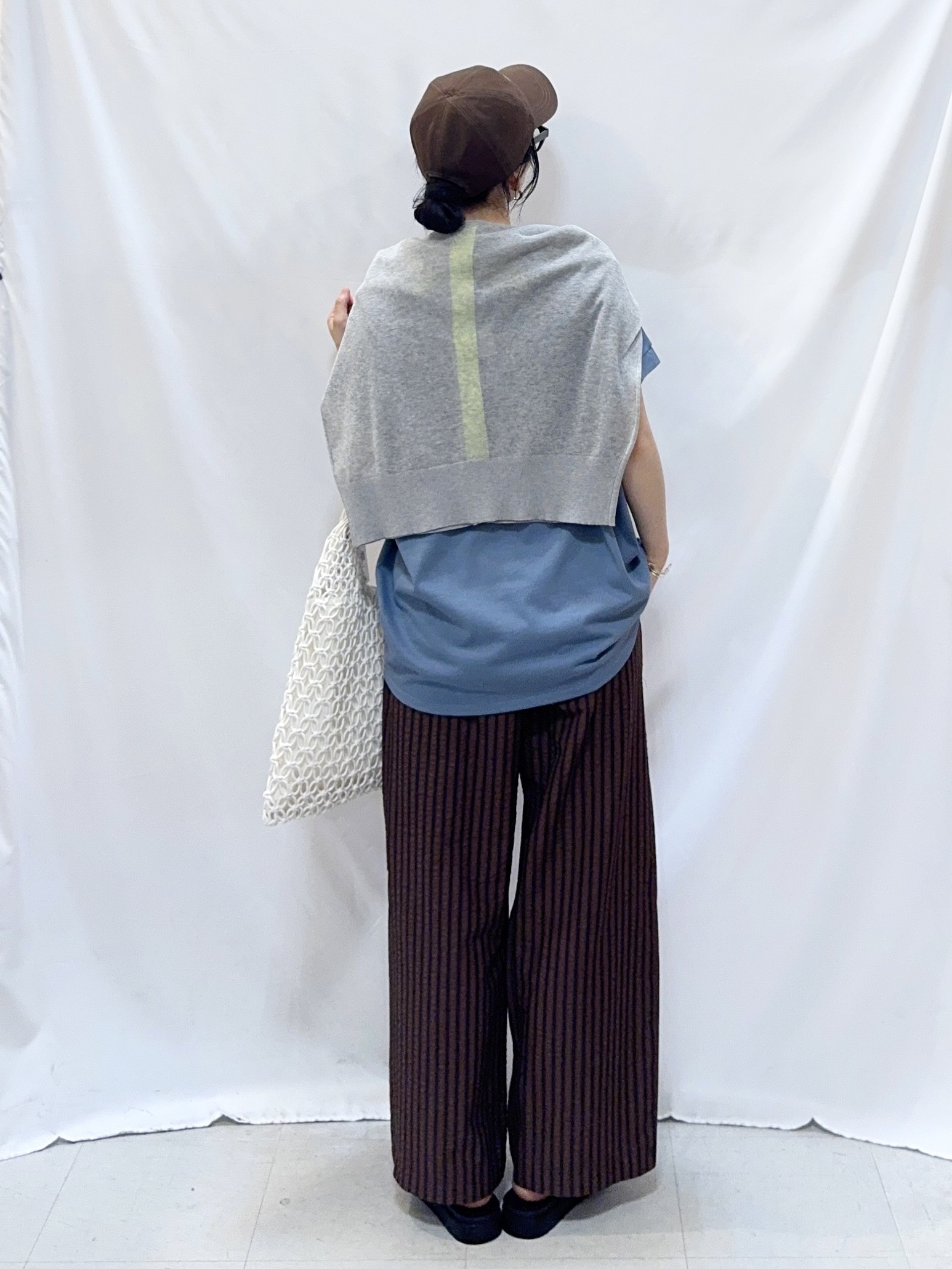 𝐇𝐢𝐫𝐨𝐦𝐢さんの「SHOO･LA･RUE｜【S-LL/洗濯機可】1枚でこなれ見え 配色シアーカーディガン」を使ったコーディネート