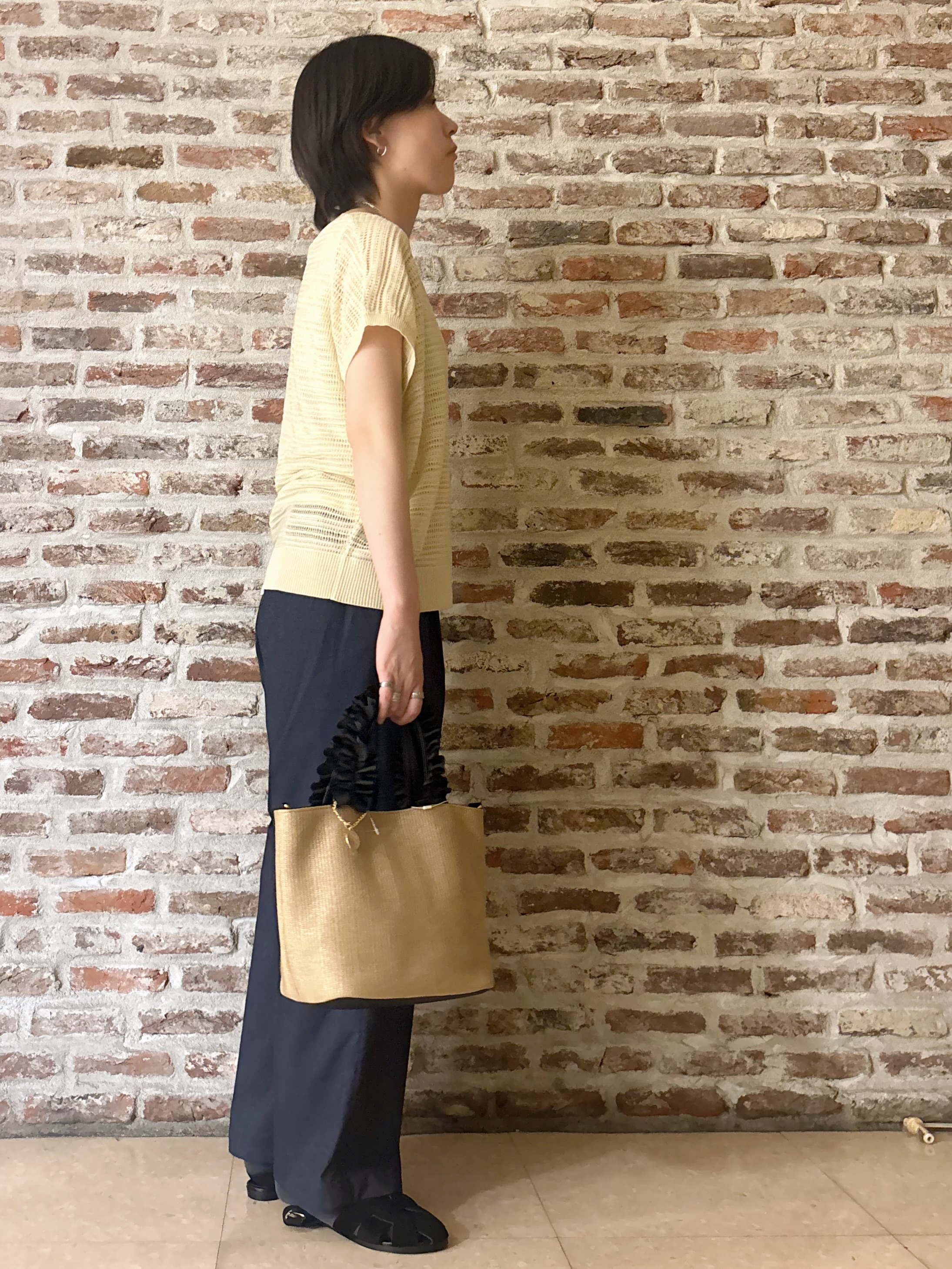 しばさんの「THE SHOP TK｜【2点セット】メッシュニット+タンクトップ」を使ったコーディネート