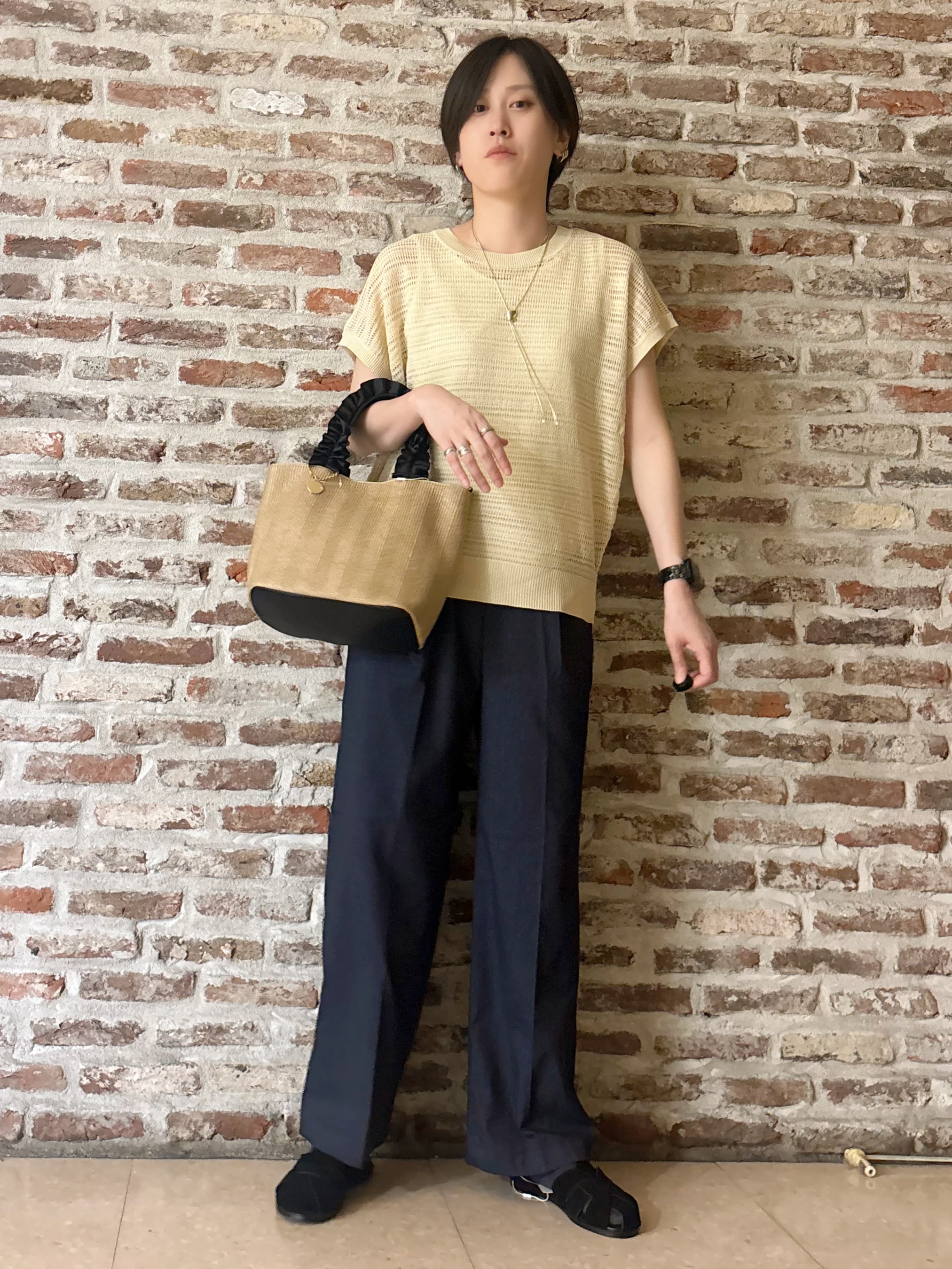 しばさんの「THE SHOP TK｜【2点セット】メッシュニット+タンクトップ」を使ったコーディネート