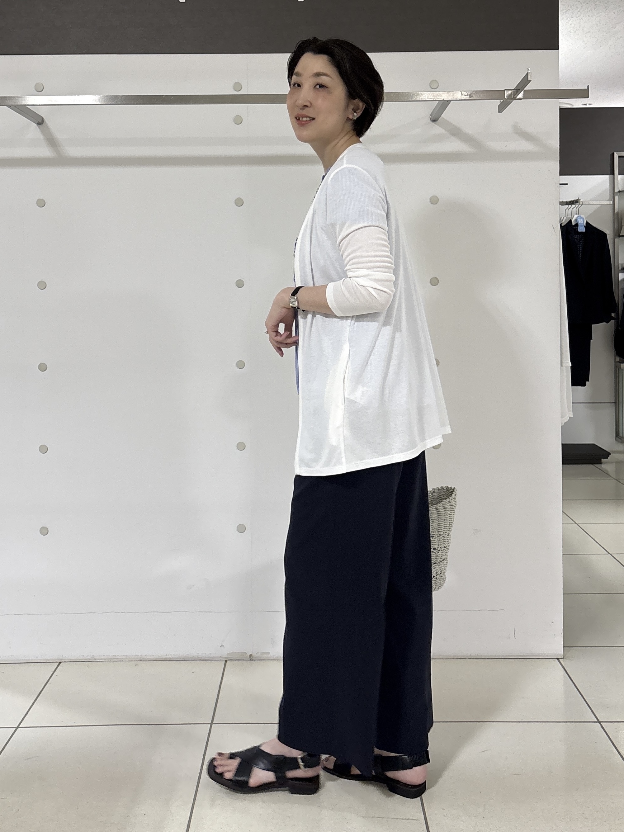 yuriさんの「INDIVI｜【UVケア／吸汗速乾／着映え】フリルピンタックブラウス」を使ったコーディネート