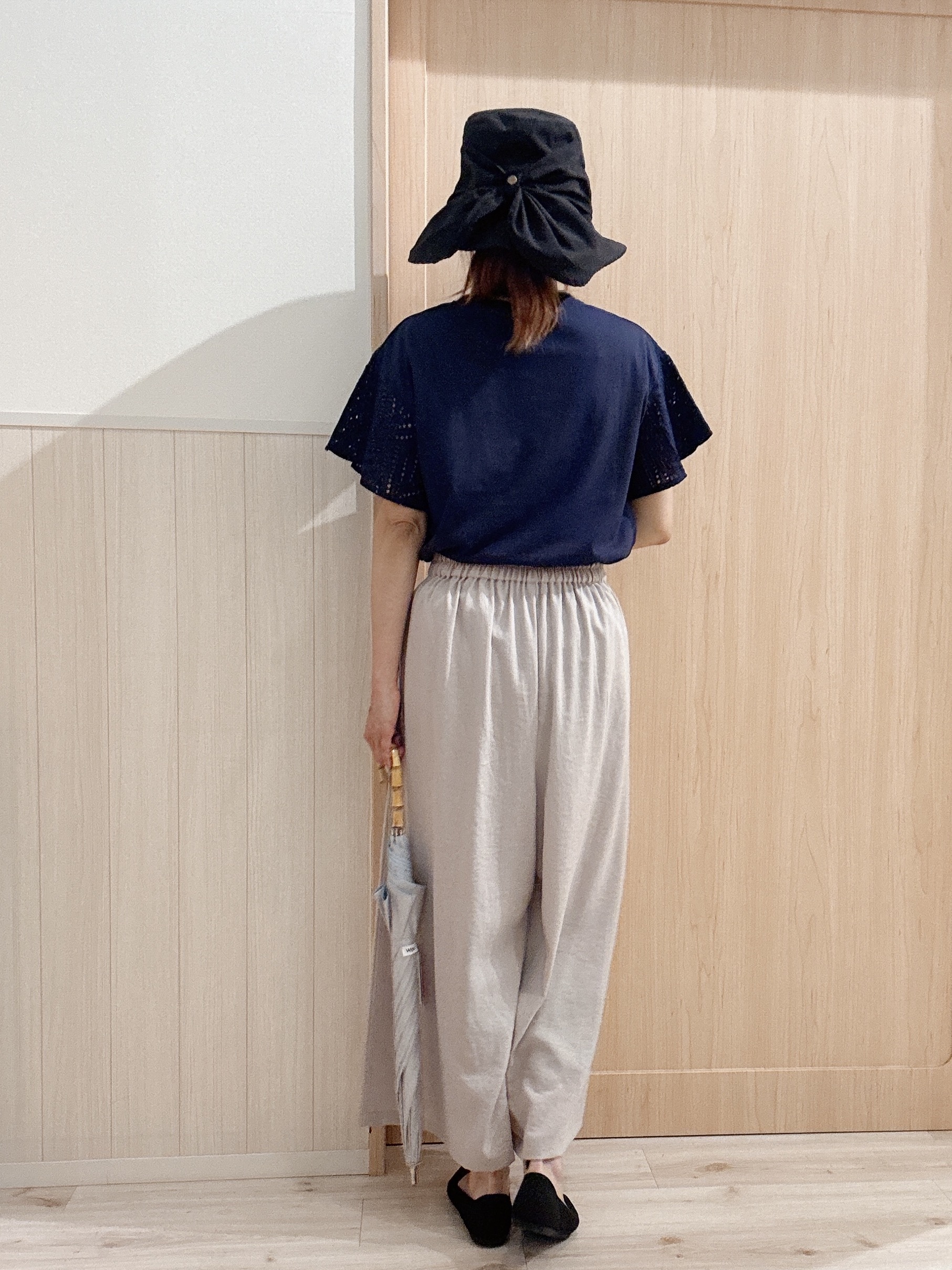 モカさんの「SHOO･LA･RUE｜【汗じみ防止/ひんやり/S-LL】レースが華やか お袖フレアTシャツ」を使ったコーディネート