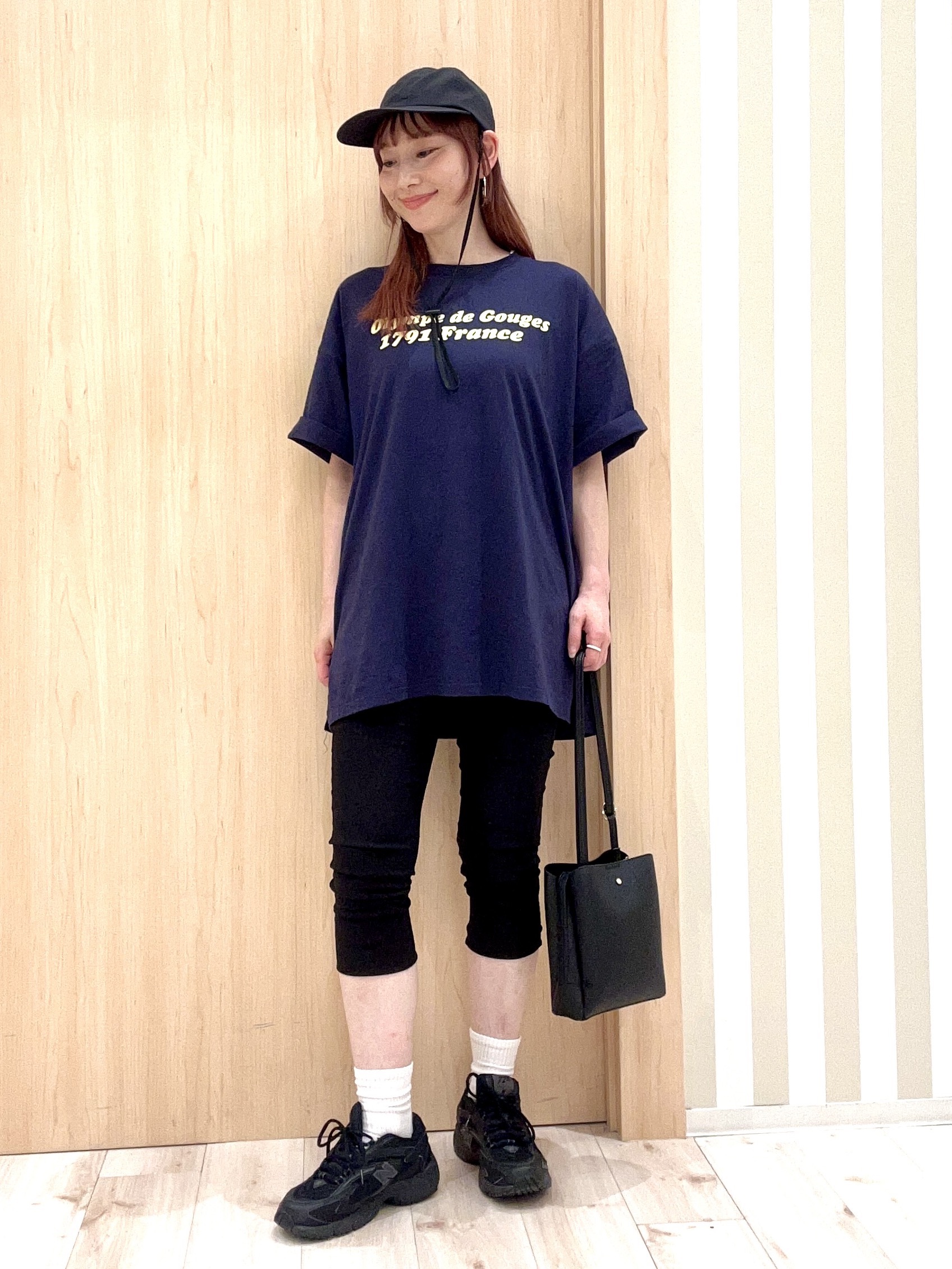 ririさんの「SHOO･LA･RUE｜【ひんやり】ゆるっと体型カバー BIGアソートTシャツ」を使ったコーディネート