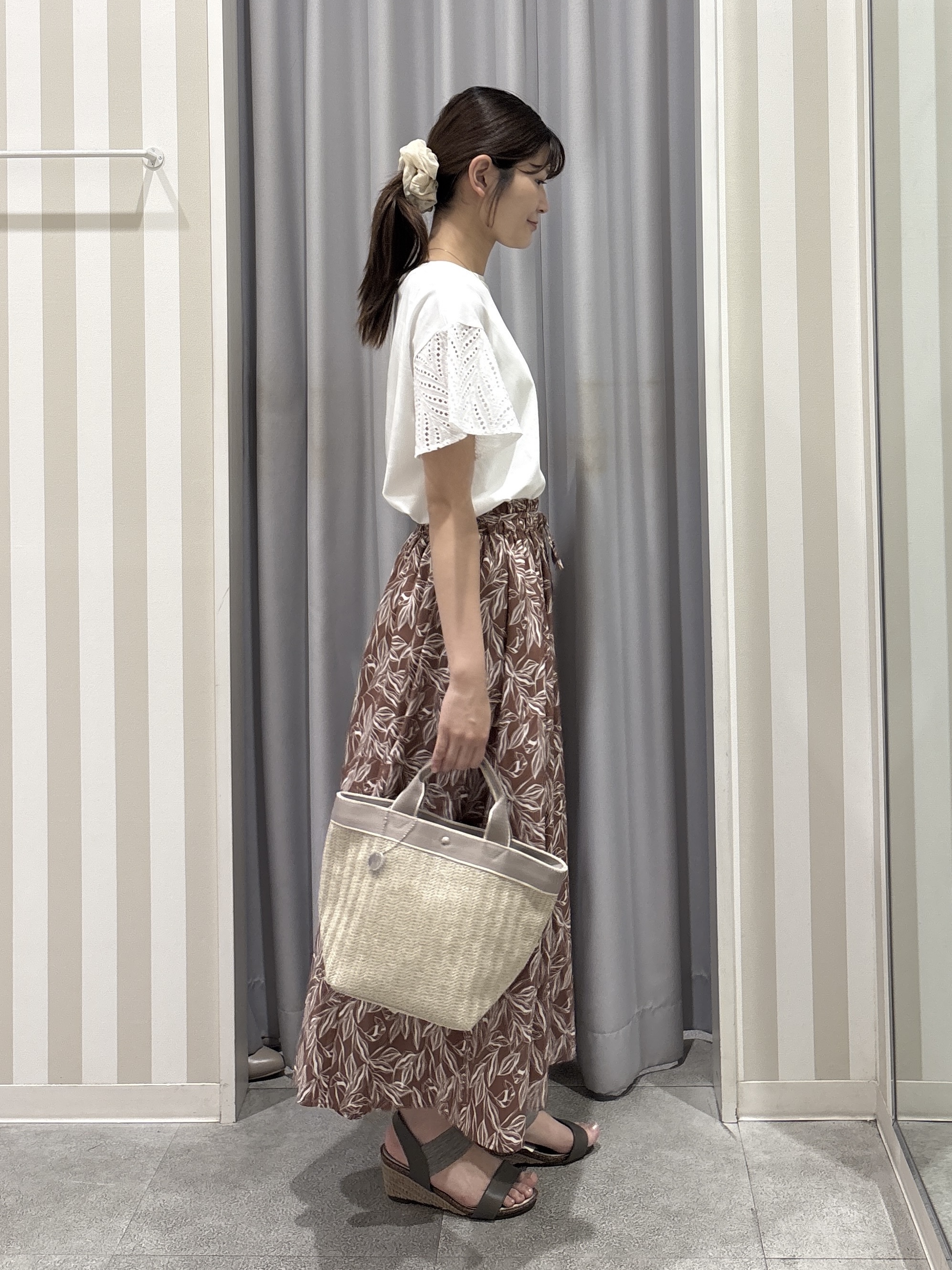 Rikaさんの「SHOO･LA･RUE｜【汗じみ防止/ひんやり/S-LL】レースが華やか お袖フレアTシャツ」を使ったコーディネート