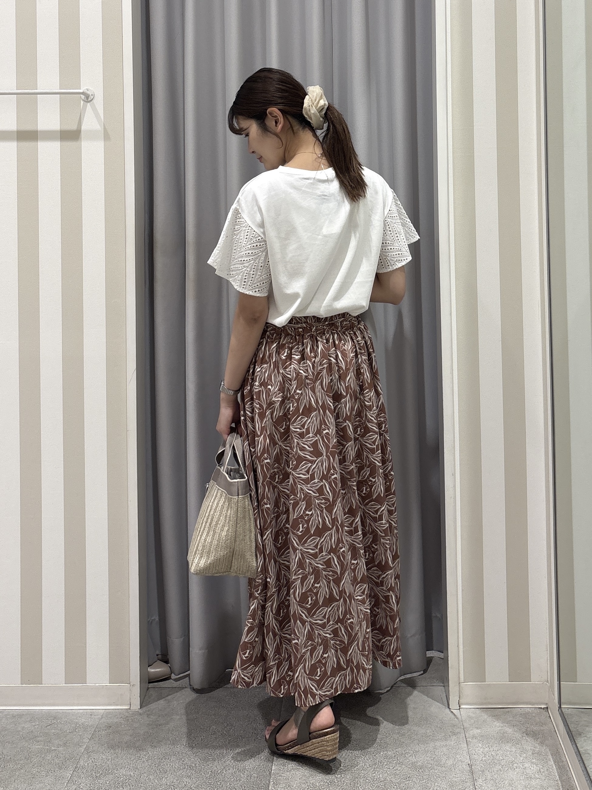 Rikaさんの「SHOO･LA･RUE｜【汗じみ防止/ひんやり/S-LL】レースが華やか お袖フレアTシャツ」を使ったコーディネート