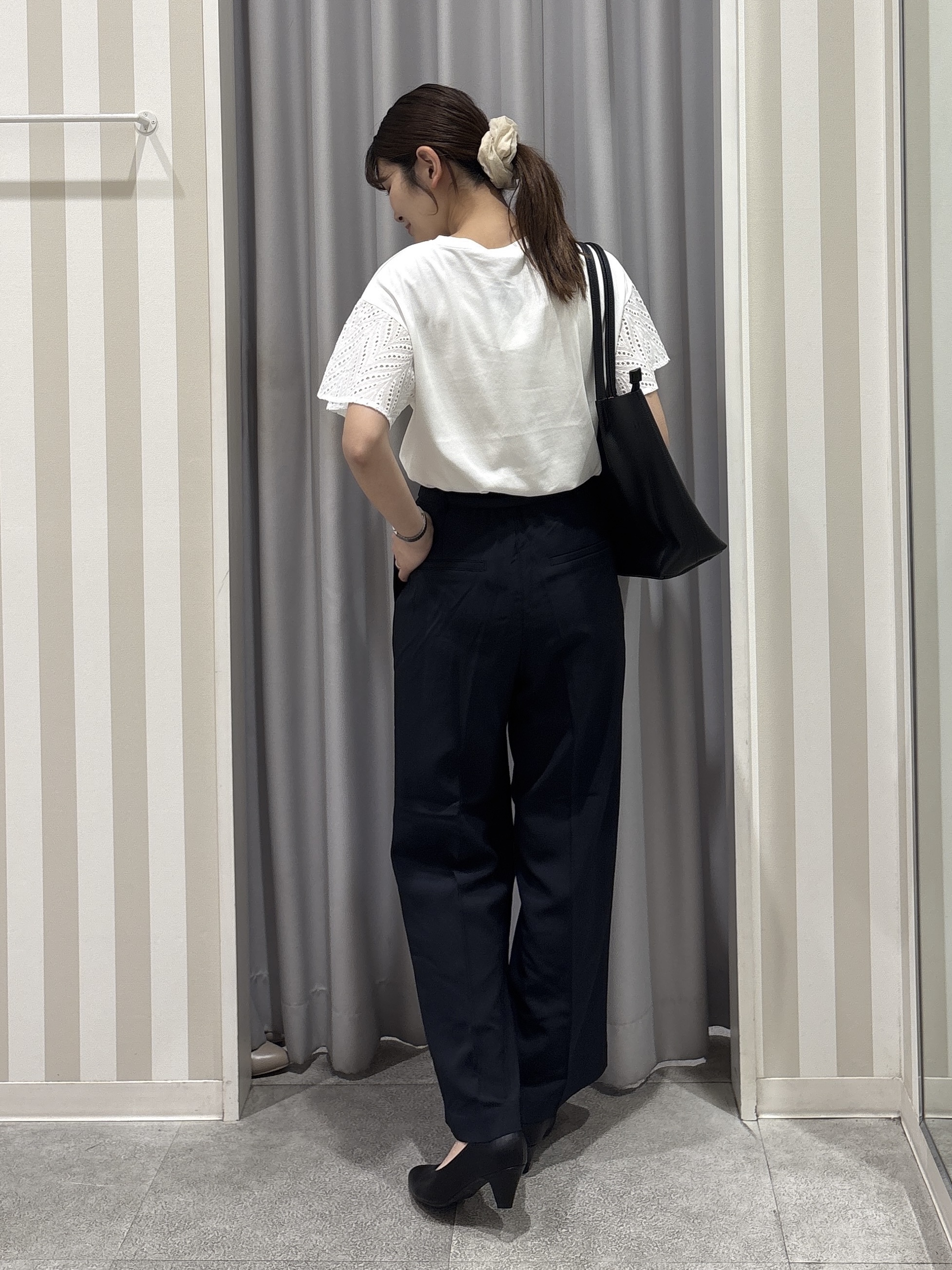 Rikaさんの「SHOO･LA･RUE｜【汗じみ防止/ひんやり/S-LL】レースが華やか お袖フレアTシャツ」を使ったコーディネート