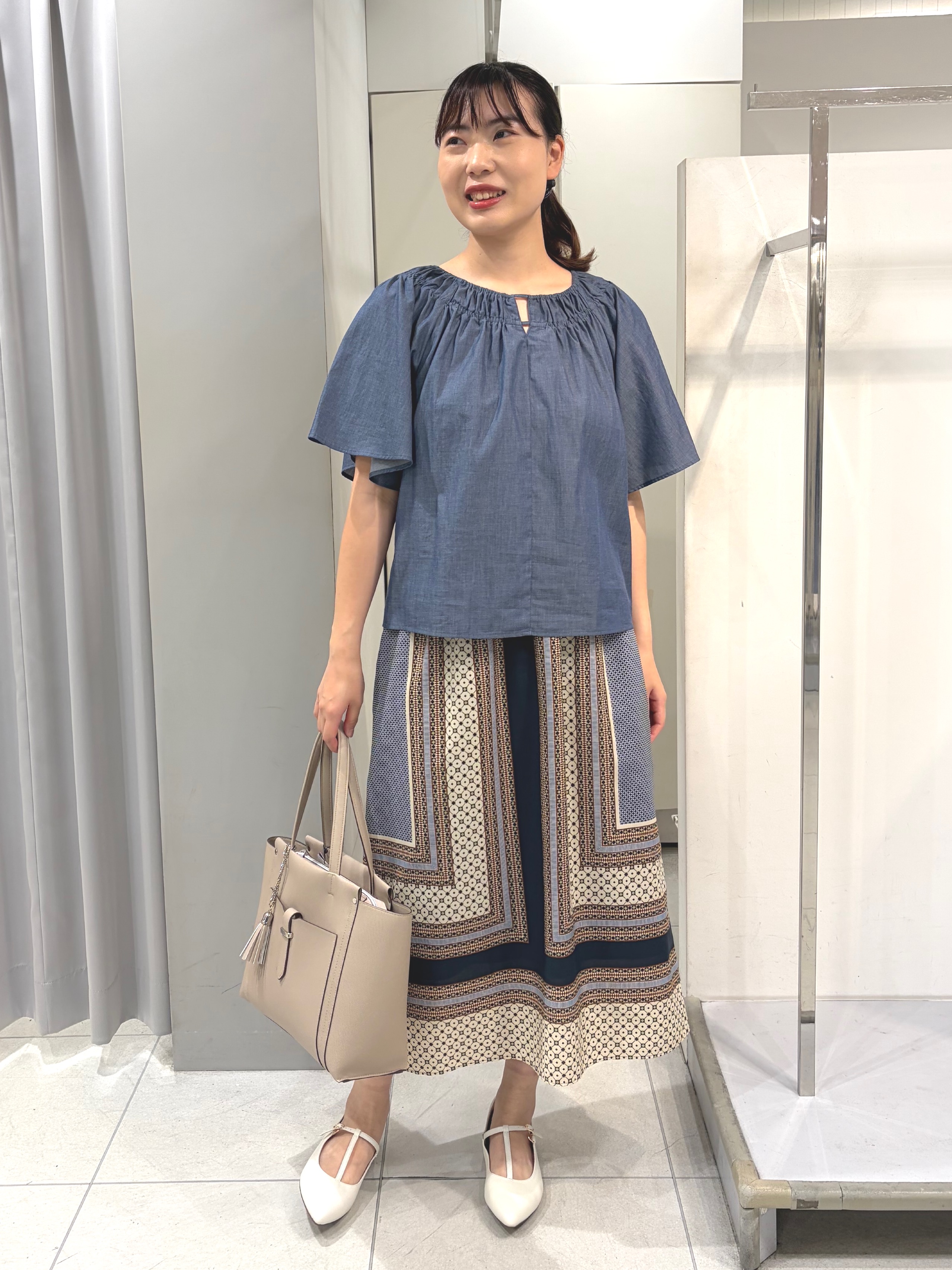 AZUSAさんの「Reflect｜ネックギャザーデザインブラウス」を使ったコーディネート