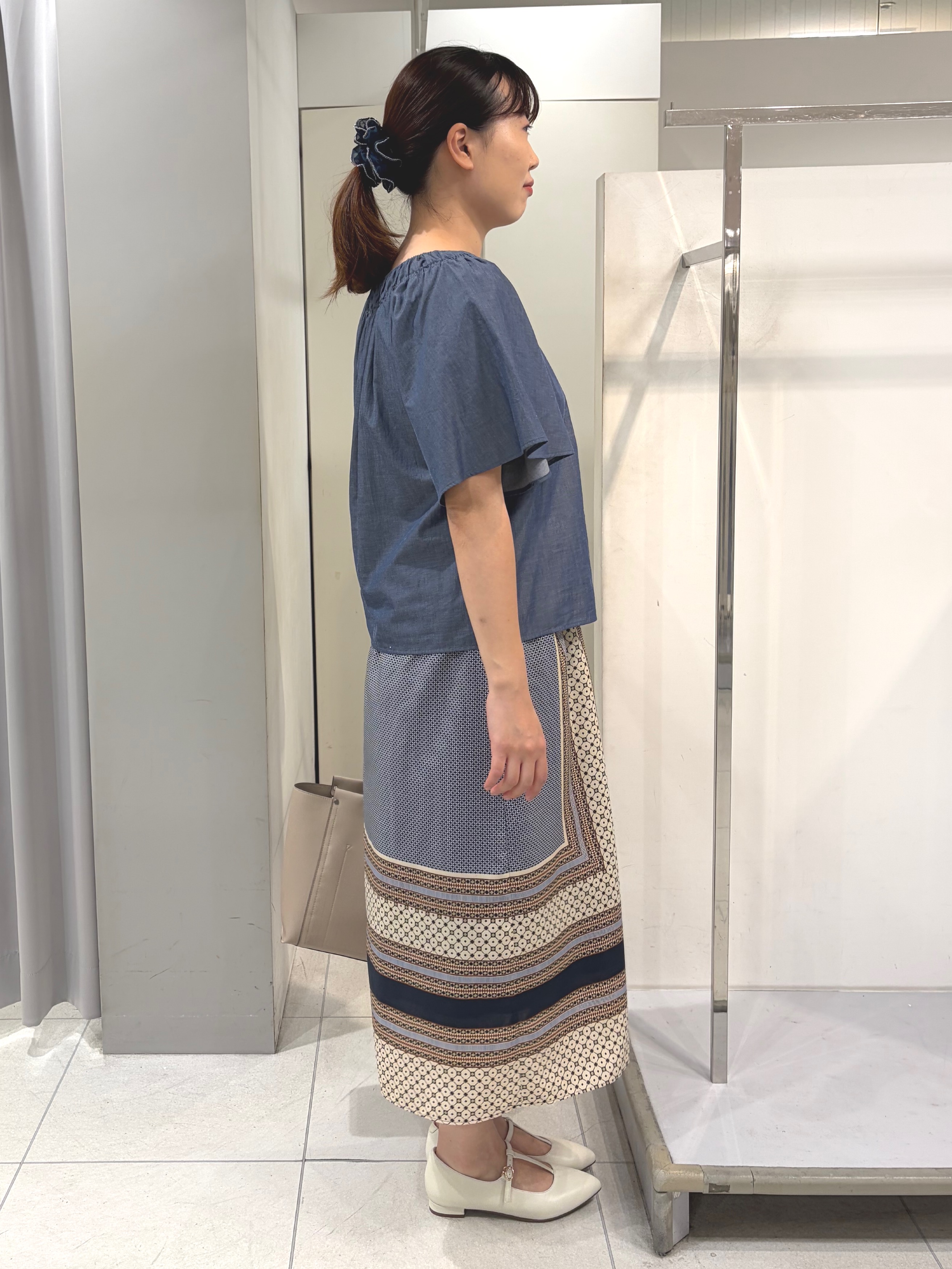 AZUSAさんの「Reflect｜ネックギャザーデザインブラウス」を使ったコーディネート