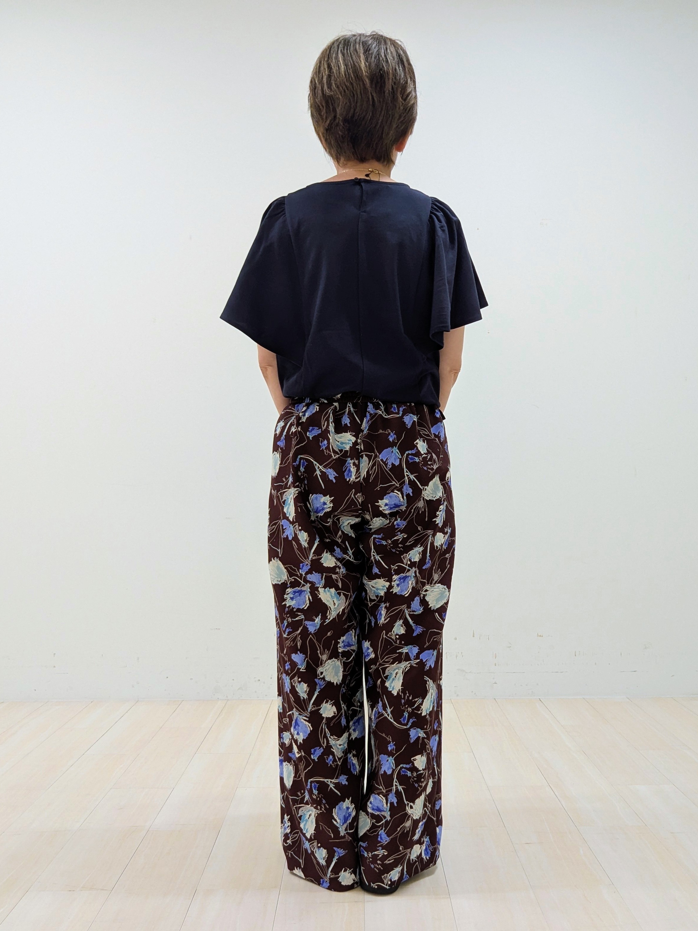 nishiさんの「Reflect｜【UVカット／接触冷感／吸水速乾】フレアスリーブトップス」を使ったコーディネート