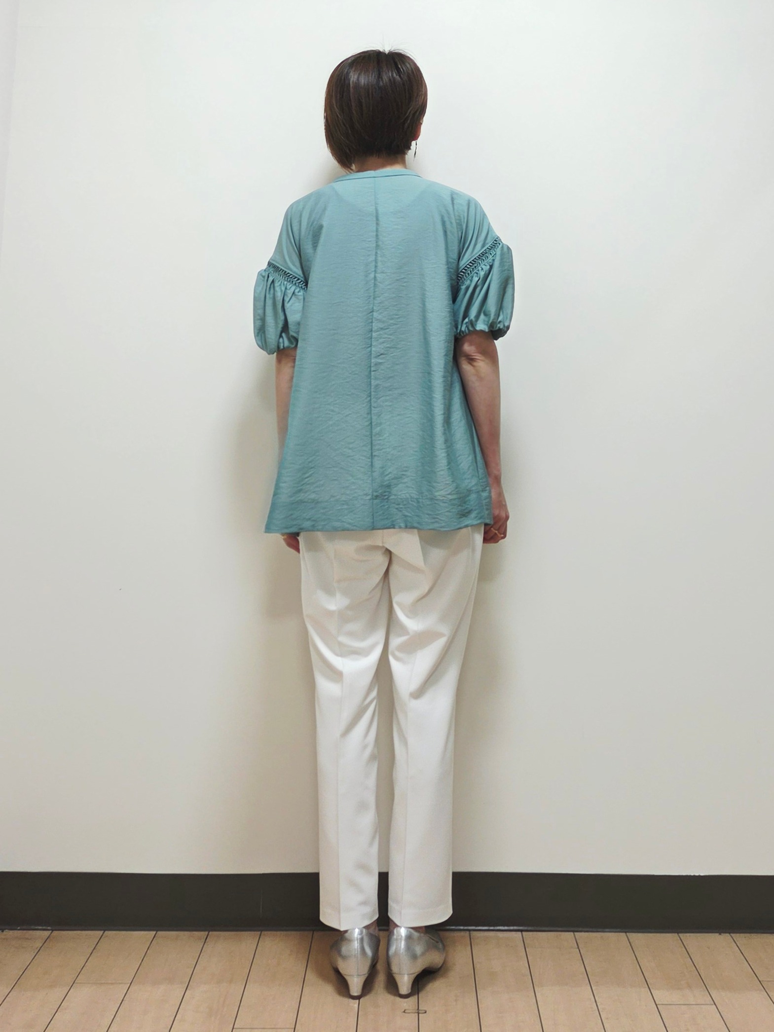 yuuさんの「Reflect｜ボリュームスリーブオフボディブラウス」を使ったコーディネート