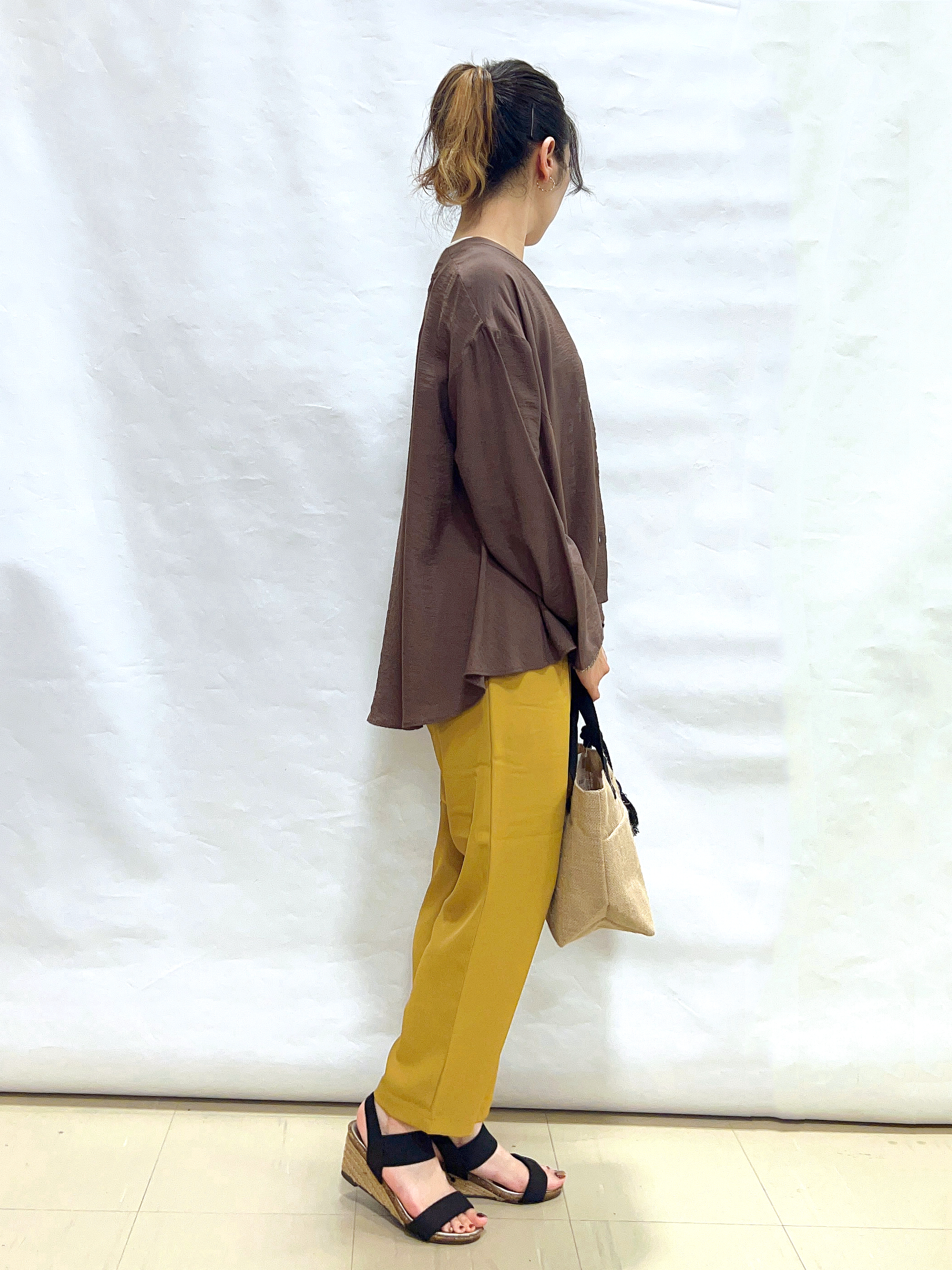 まっつんさんの「SHOO･LA･RUE｜【洗濯機可/S-LL】お顔周りすっきり 大人のシアーシャツカーディガン」を使ったコーディネート