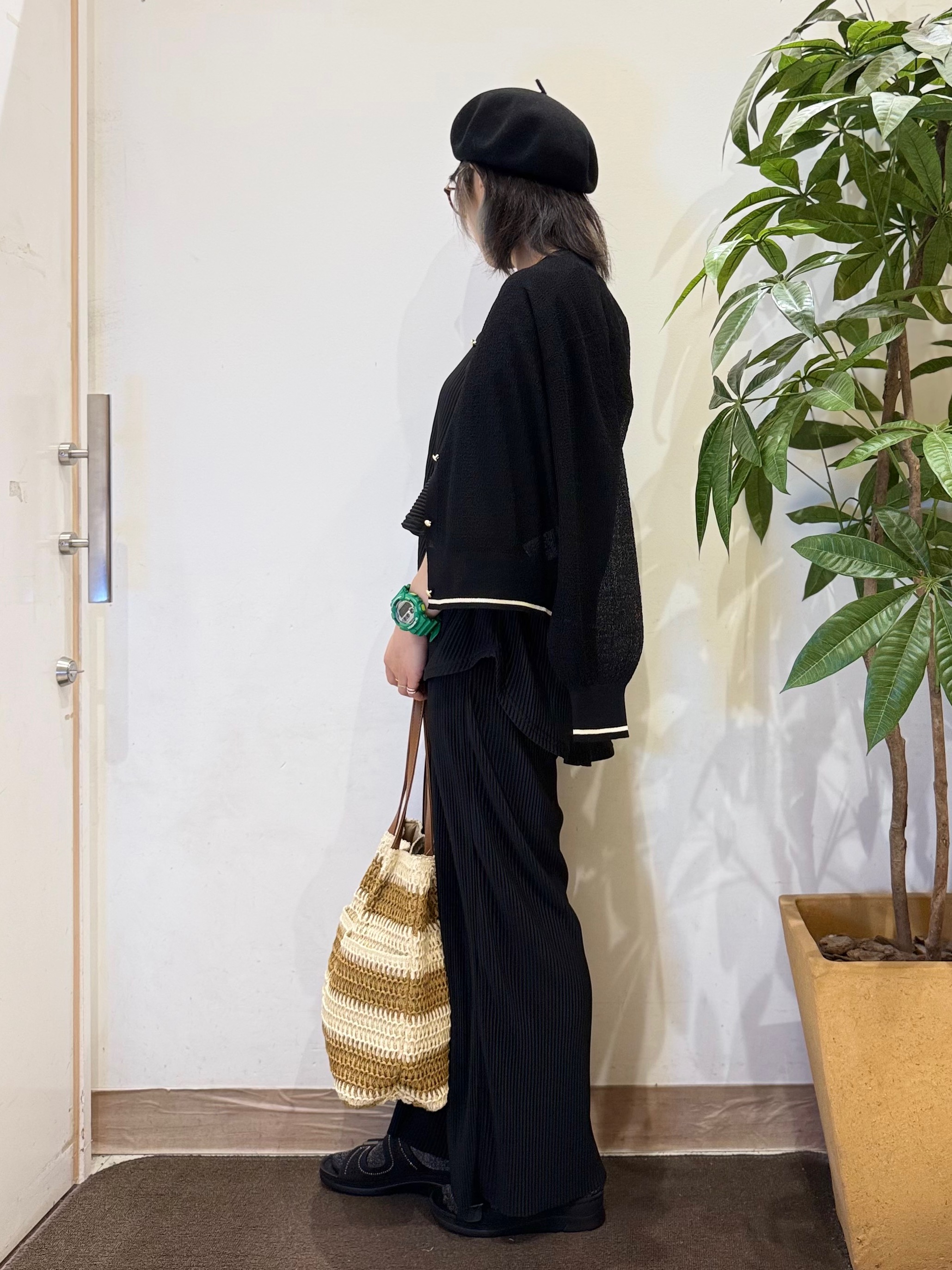misakiさんの「SHOO･LA･RUE｜【S-LL/洗濯機可】さらっとタッチ ほんのりシアーカーディガン」を使ったコーディネート
