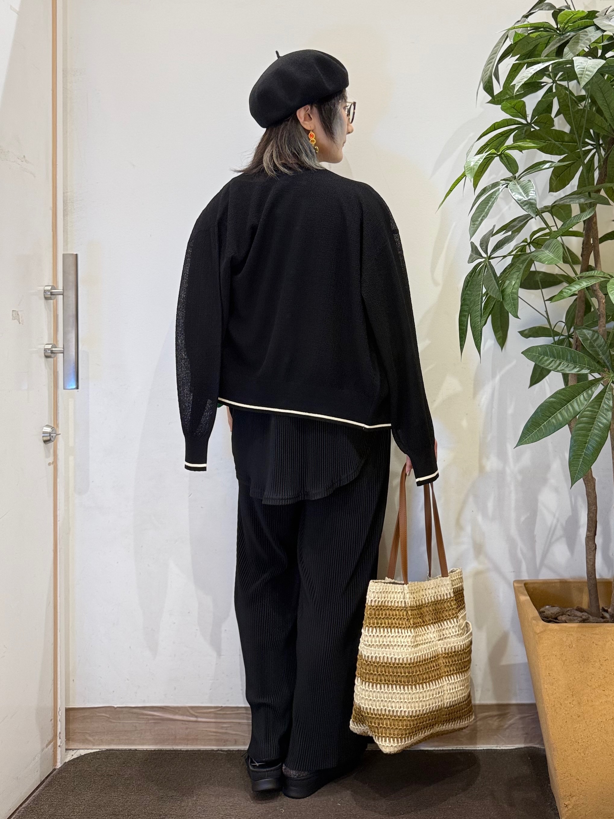 misakiさんの「SHOO･LA･RUE｜【S-LL/洗濯機可】さらっとタッチ ほんのりシアーカーディガン」を使ったコーディネート