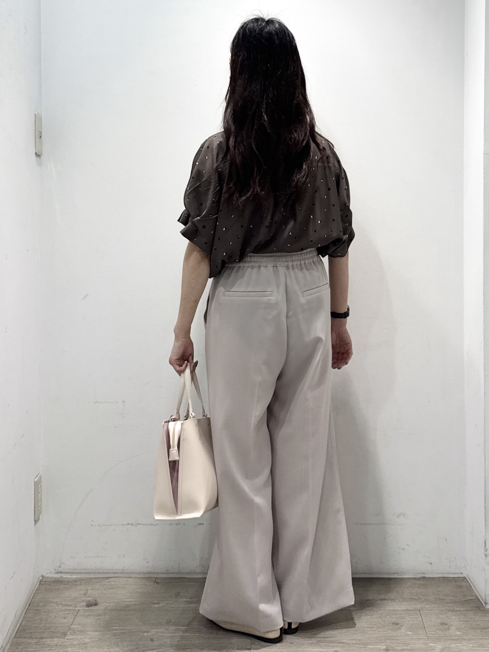 yuicciさんの「OPAQUE.CLIP｜タックスリーブ プリントブラウス《イージーアイロン／洗濯機OK》」を使ったコーディネート