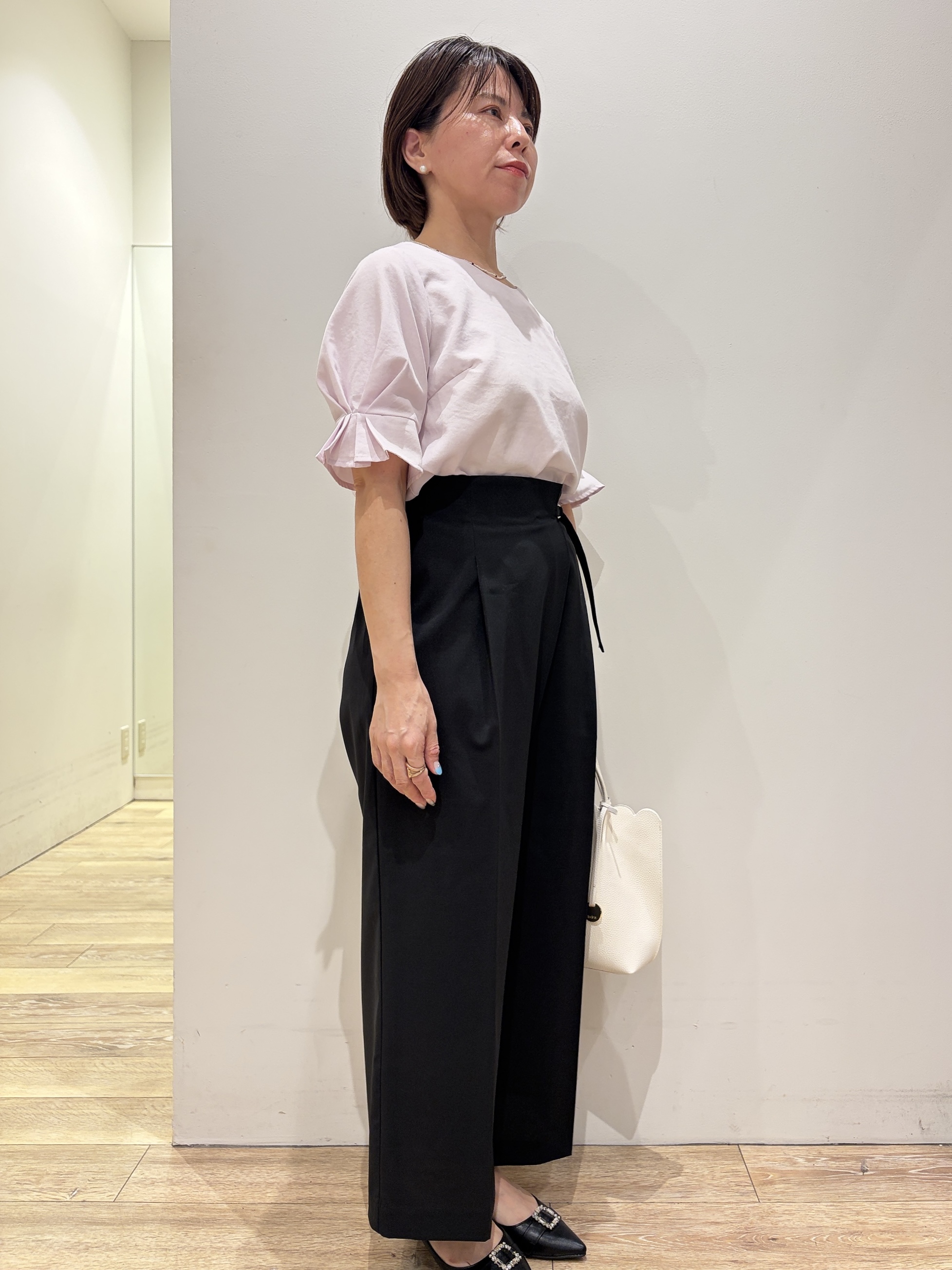 YUKOさんの「index｜【接触冷感】タックパフスリーブブラウス《吸水速乾／防シワ／洗濯機OK／XS～3L／6col》」を使ったコーディネート