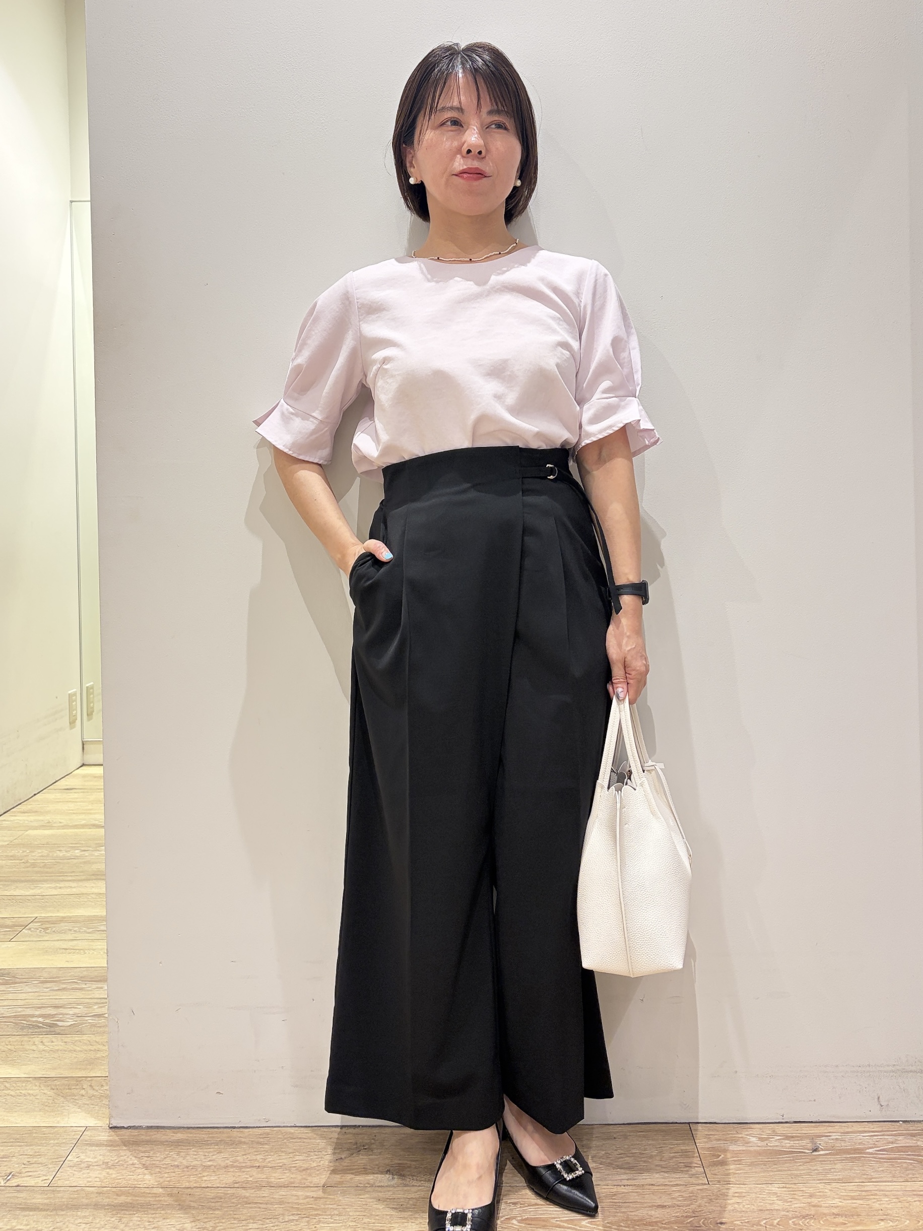 YUKOさんの「index｜【接触冷感】タックパフスリーブブラウス《吸水速乾／防シワ／洗濯機OK／XS～3L／6col》」を使ったコーディネート