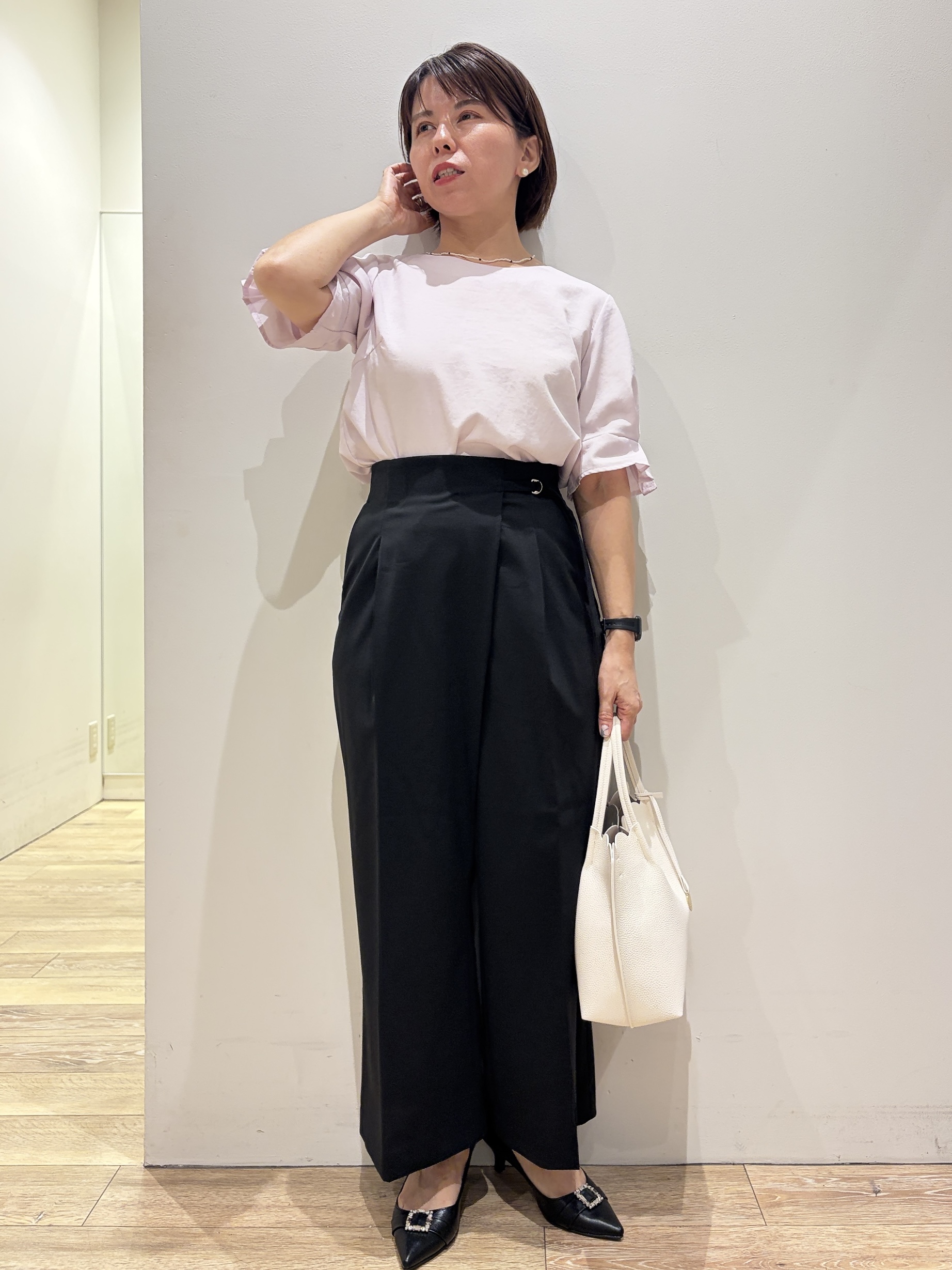 YUKOさんの「index｜【接触冷感】タックパフスリーブブラウス《吸水速乾／防シワ／洗濯機OK／XS～3L／6col》」を使ったコーディネート