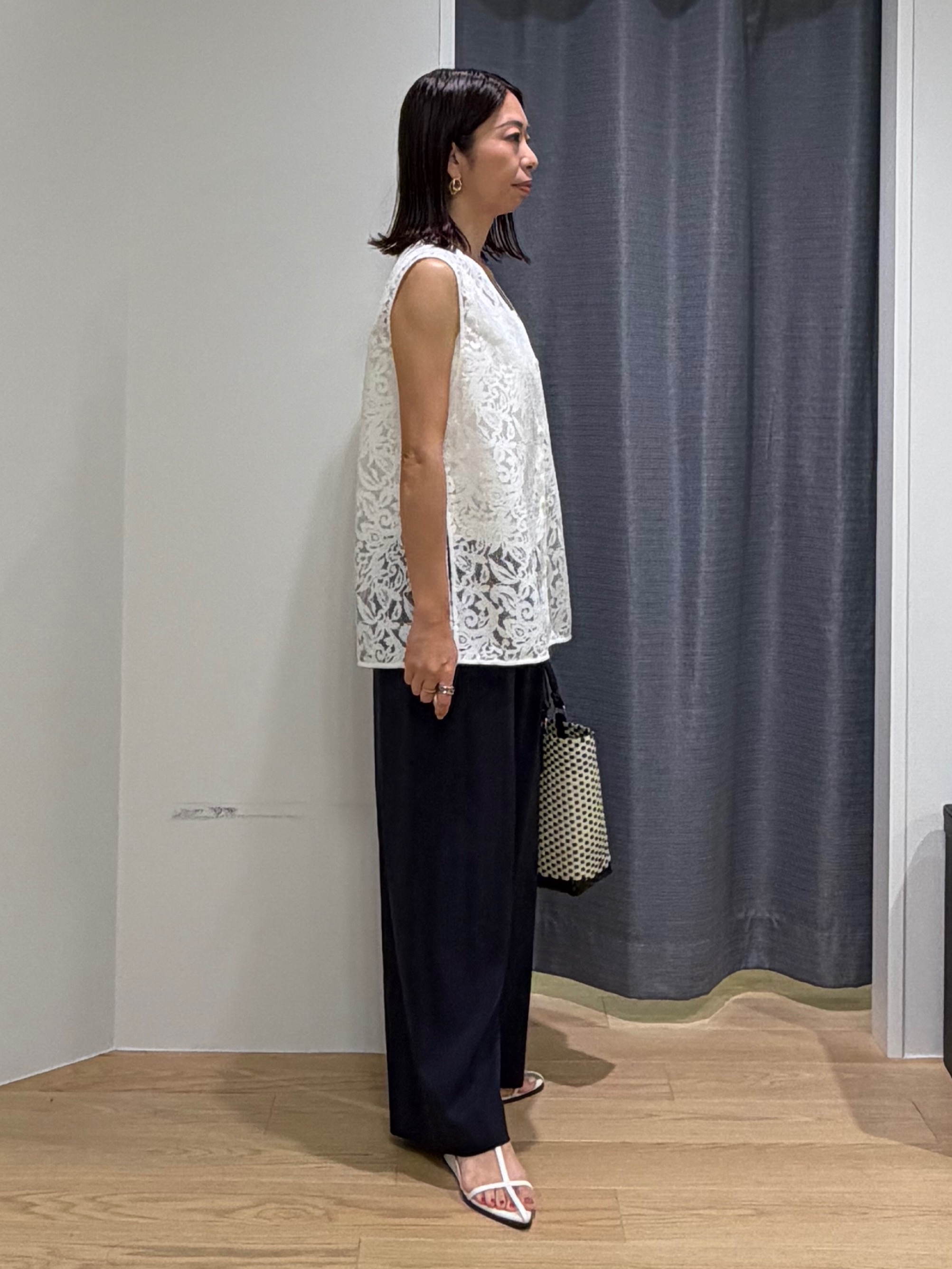 Mikoさんの「INDIVI｜【洗える／トレンド】マニッシュレースベスト」を使ったコーディネート
