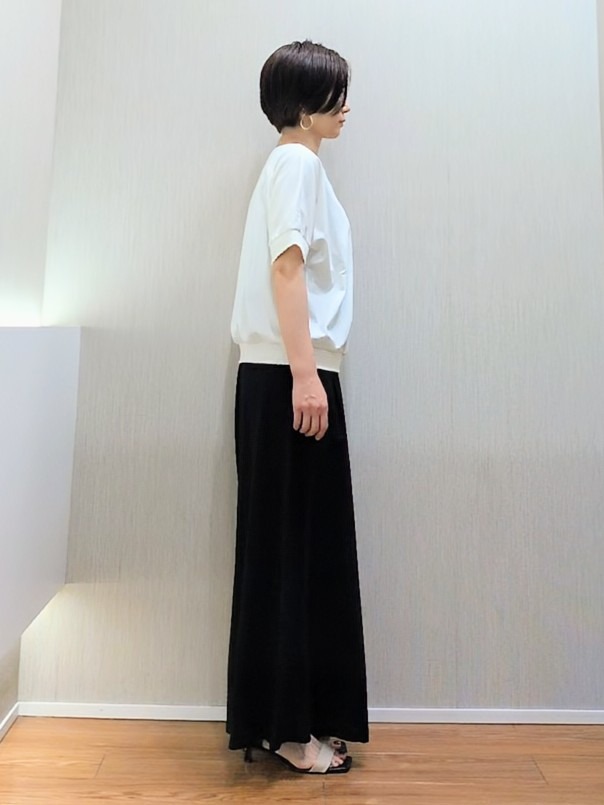 ミズタさんの「UNTITLED｜【接触冷感/汗染み防止/吸水速乾/UVカット】シャーリングプルオーバー」を使ったコーディネート