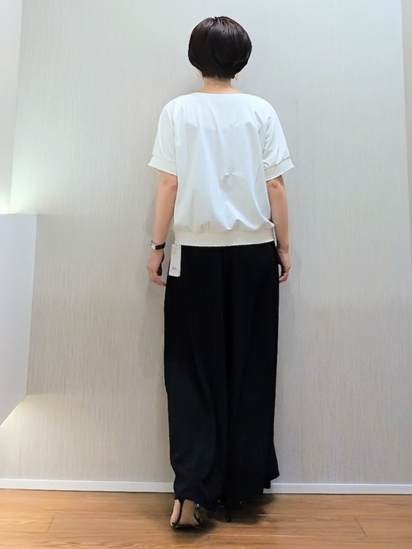 ミズタさんの「UNTITLED｜【接触冷感/汗染み防止/吸水速乾/UVカット】シャーリングプルオーバー」を使ったコーディネート