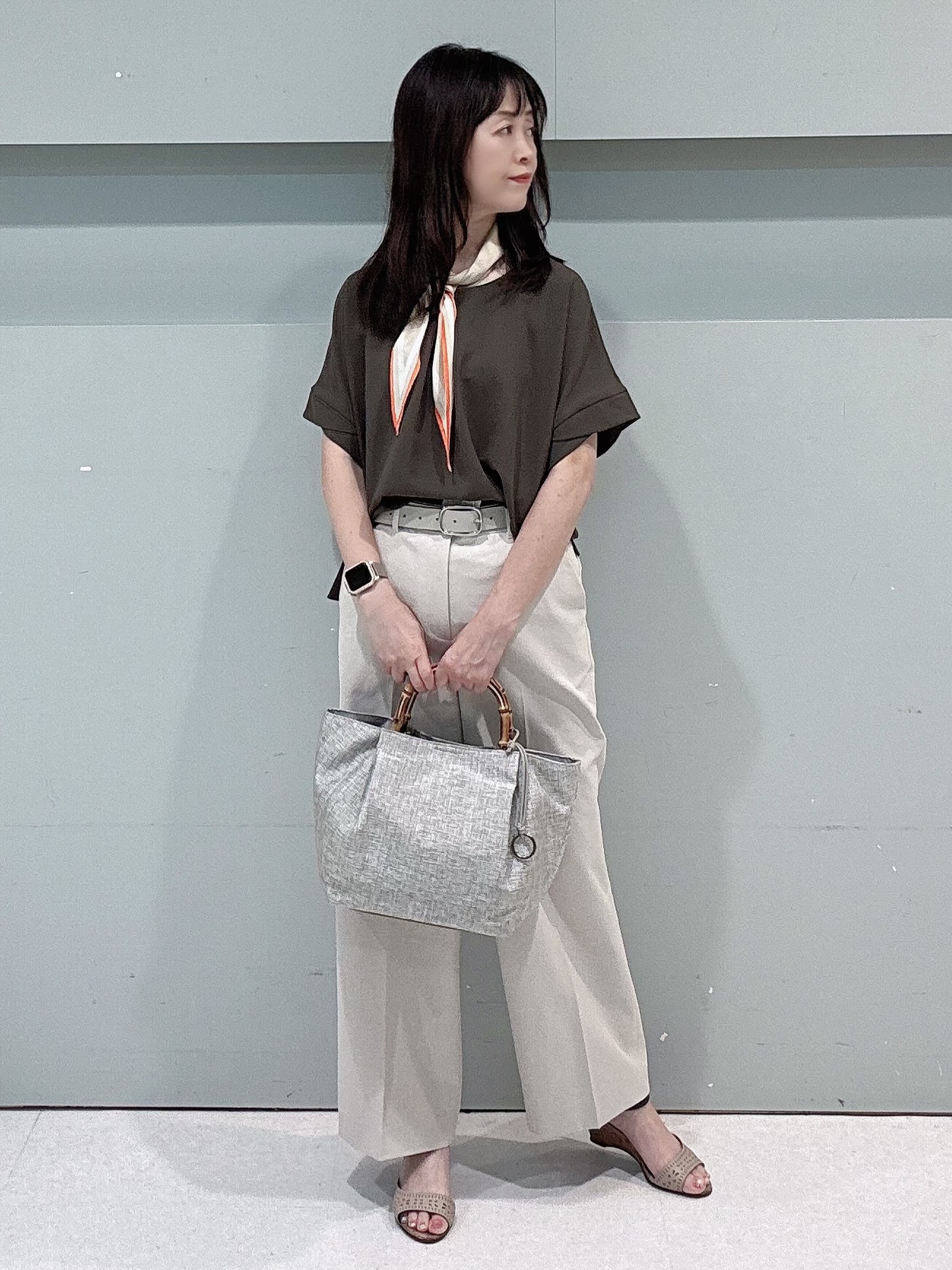 makiさんの「UNTITLED｜【前後2WAY/はっ水/セットアップ可】リラクシーフレンチスリーブブラウス」を使ったコーディネート