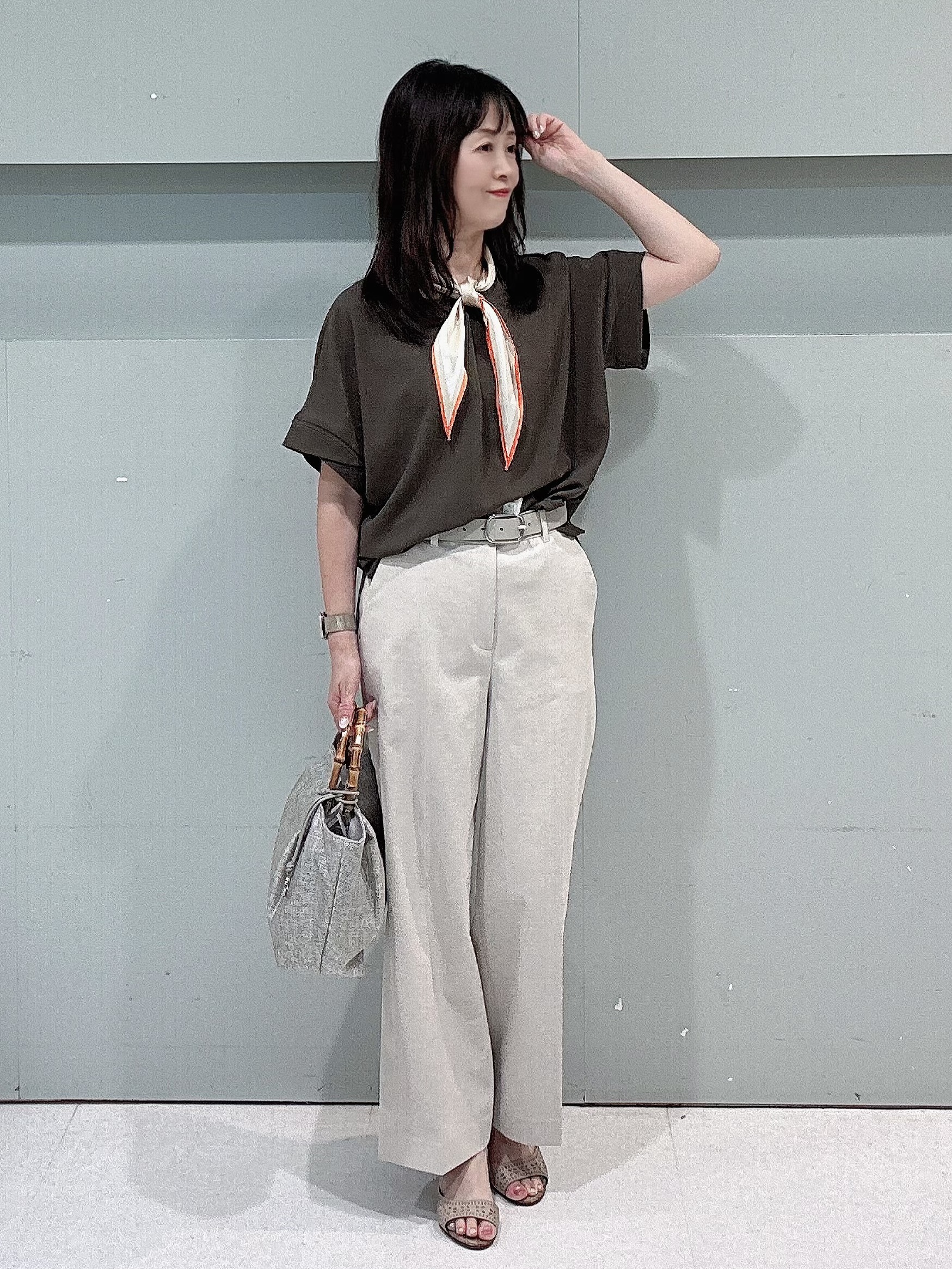 makiさんの「UNTITLED｜【前後2WAY/はっ水/セットアップ可】リラクシーフレンチスリーブブラウス」を使ったコーディネート