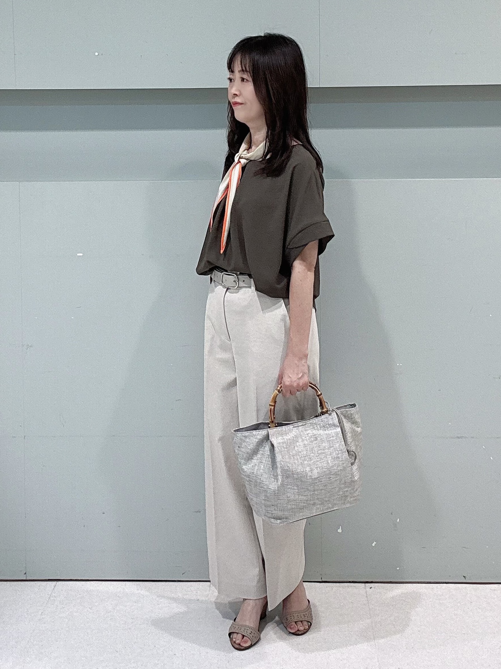 makiさんの「UNTITLED｜【前後2WAY/はっ水/セットアップ可】リラクシーフレンチスリーブブラウス」を使ったコーディネート