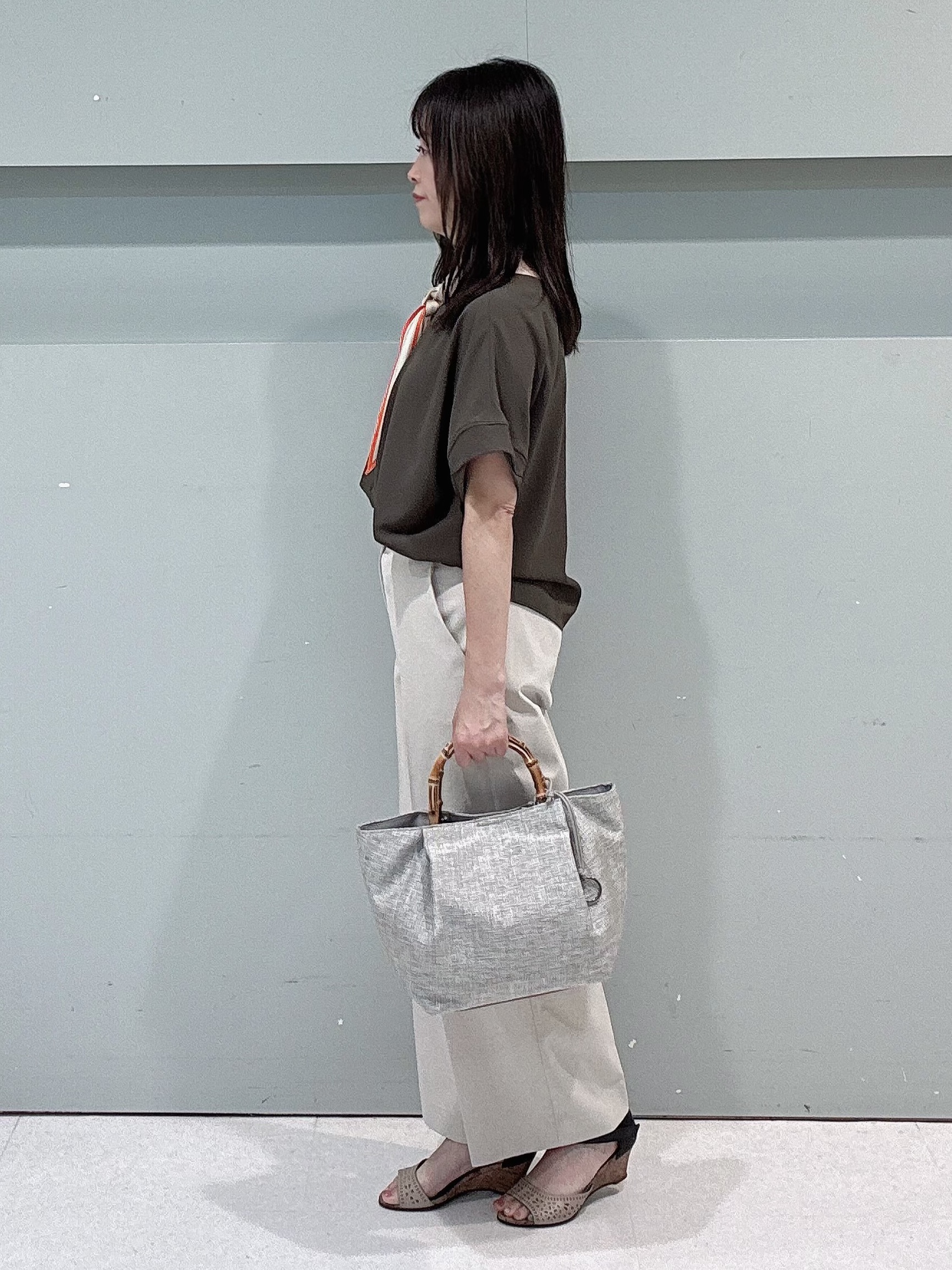 makiさんの「UNTITLED｜【前後2WAY/はっ水/セットアップ可】リラクシーフレンチスリーブブラウス」を使ったコーディネート
