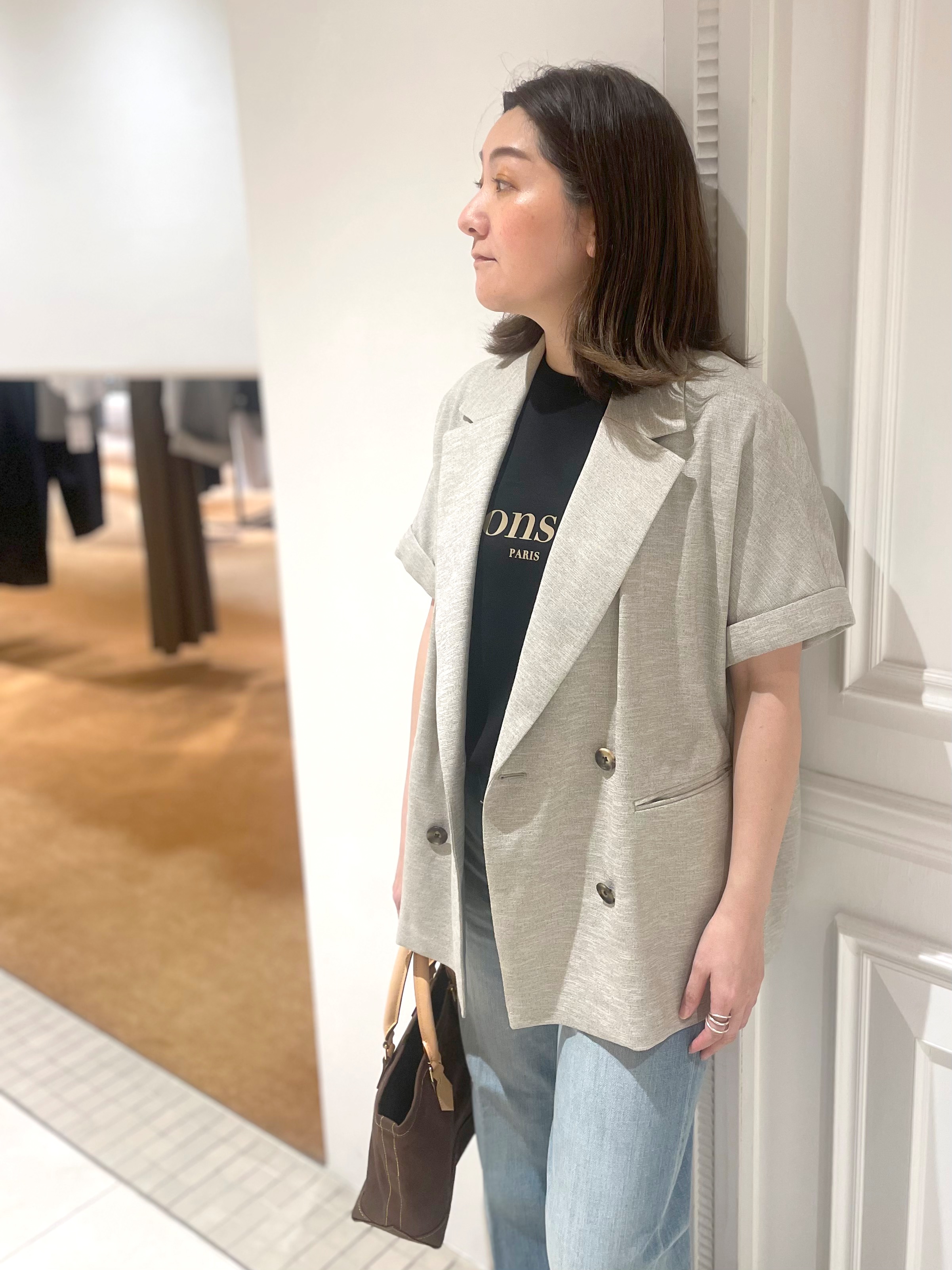 makiさんの「DRESSTERIOR｜【接触冷感／抗菌防臭／消臭】アイスクリアコットン Bonsoir ロゴTシャツ」を使ったコーディネート
