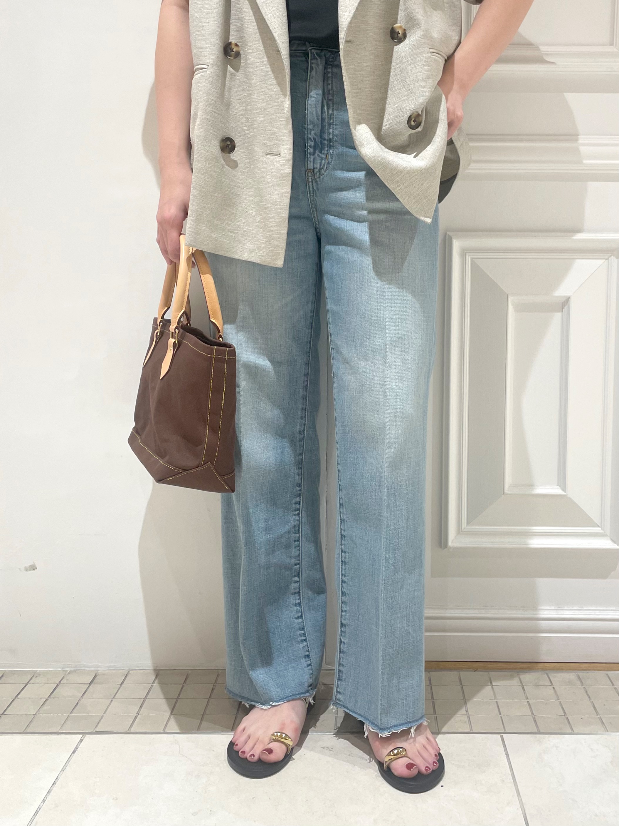 makiさんの「DRESSTERIOR｜【接触冷感／抗菌防臭／消臭】アイスクリアコットン Bonsoir ロゴTシャツ」を使ったコーディネート