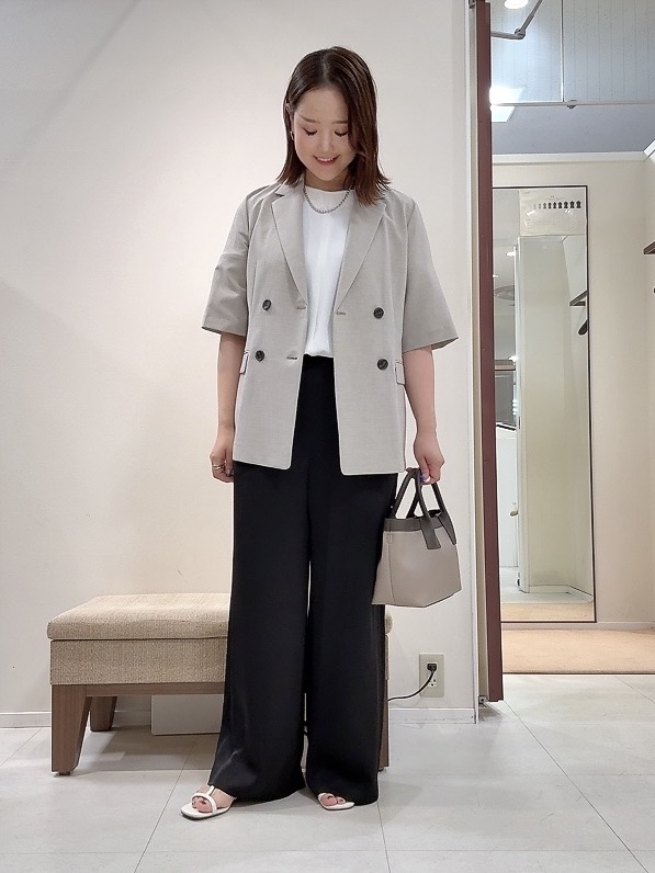 YUIさんの「UNTITLED｜【シワになりにくい/セットアップ可/接触冷感】ハーフスリーブジャケット」を使ったコーディネート