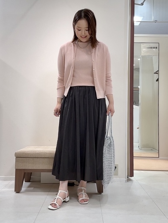 YUIさんの「UNTITLED｜【アンサンブル可】ラメ混クルーネックカーディガン」を使ったコーディネート