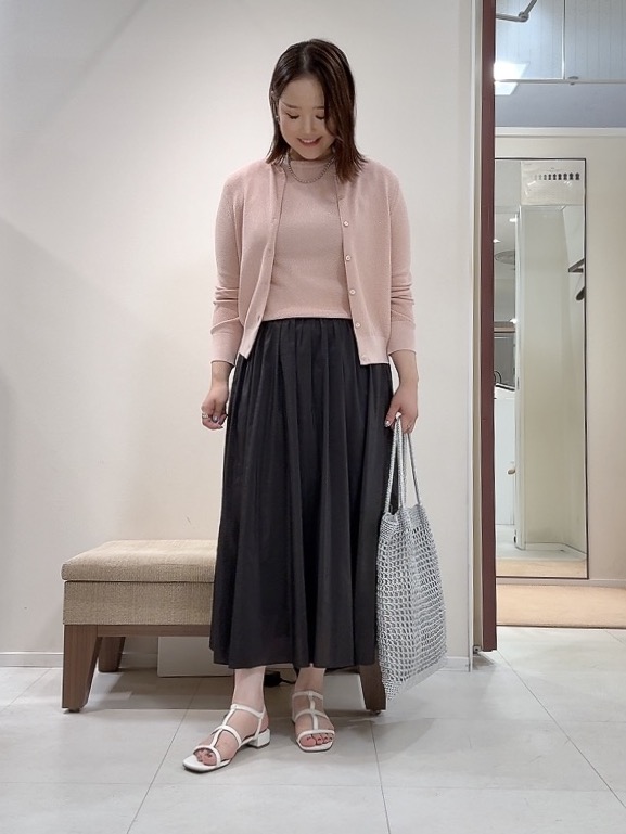 YUIさんの「UNTITLED｜【アンサンブル可】ラメ混クルーネックカーディガン」を使ったコーディネート