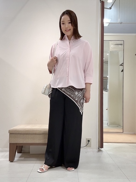 YUIさんの「UNTITLED｜【接触冷感/吸水速乾/UVカット】ドルマンスリーブシャツ」を使ったコーディネート