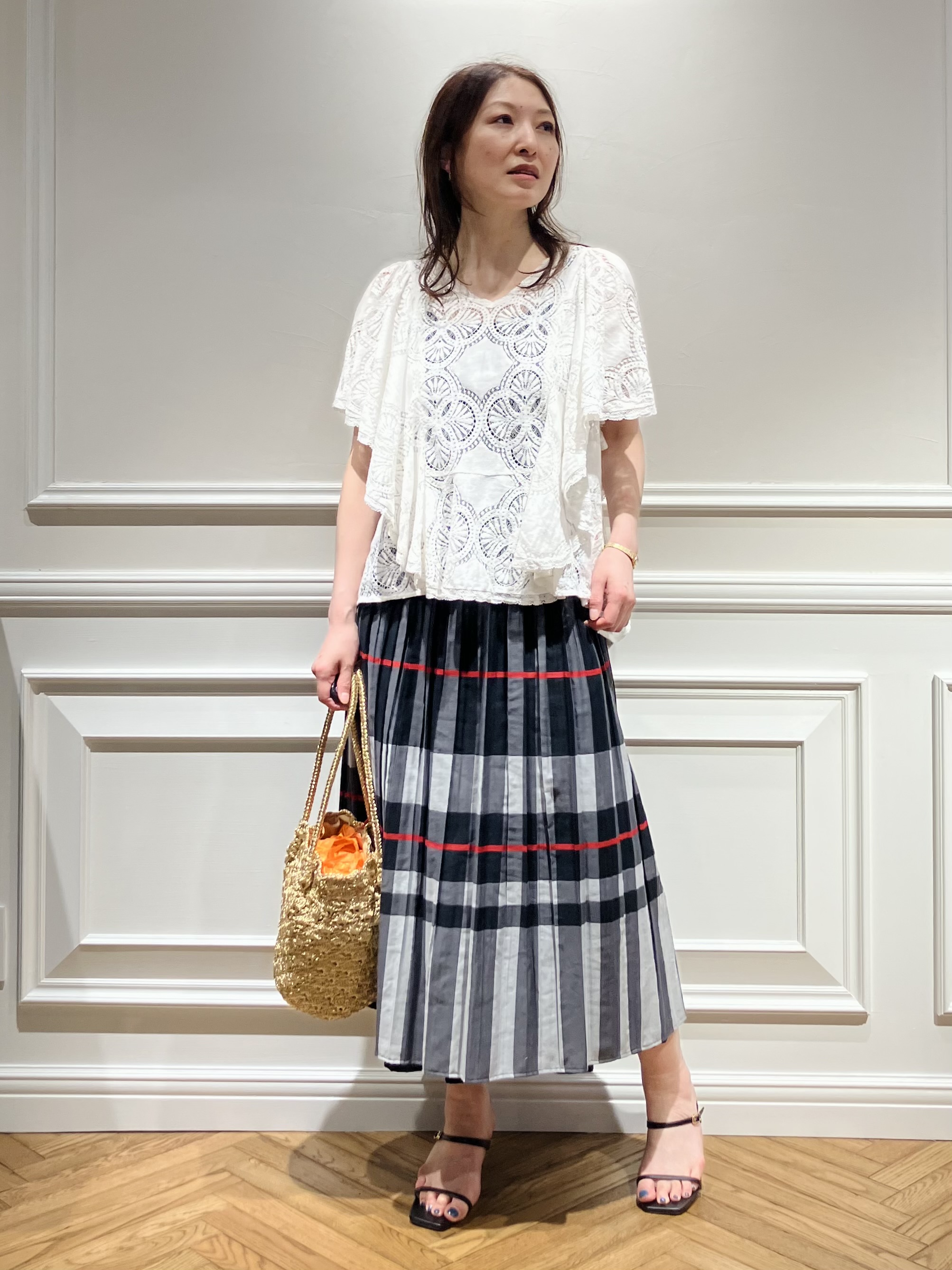 TSUKUIさんの「DRESSTERIOR｜ラッセルレース ブラウス」を使ったコーディネート