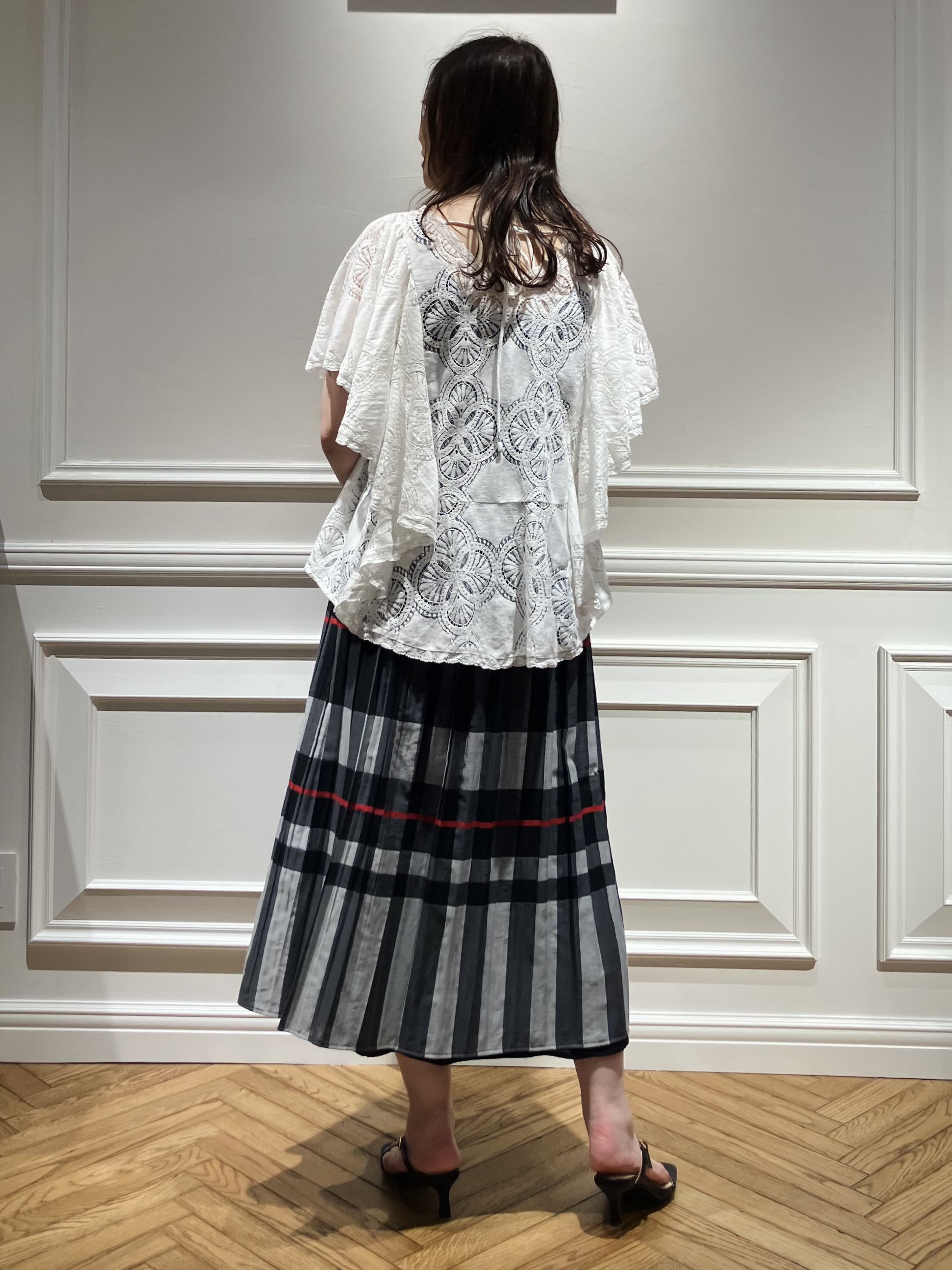 TSUKUIさんの「DRESSTERIOR｜ラッセルレース ブラウス」を使ったコーディネート